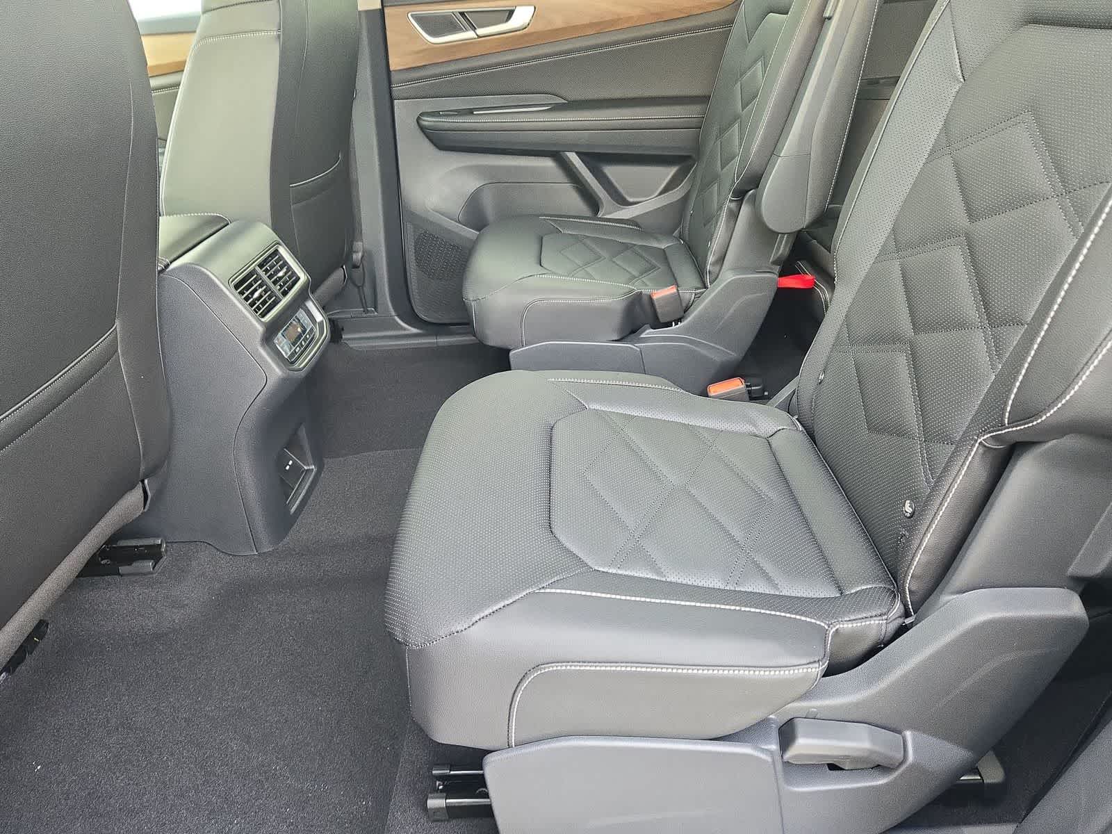 Thumbnail: 2026 Volkswagen Atlas - 19