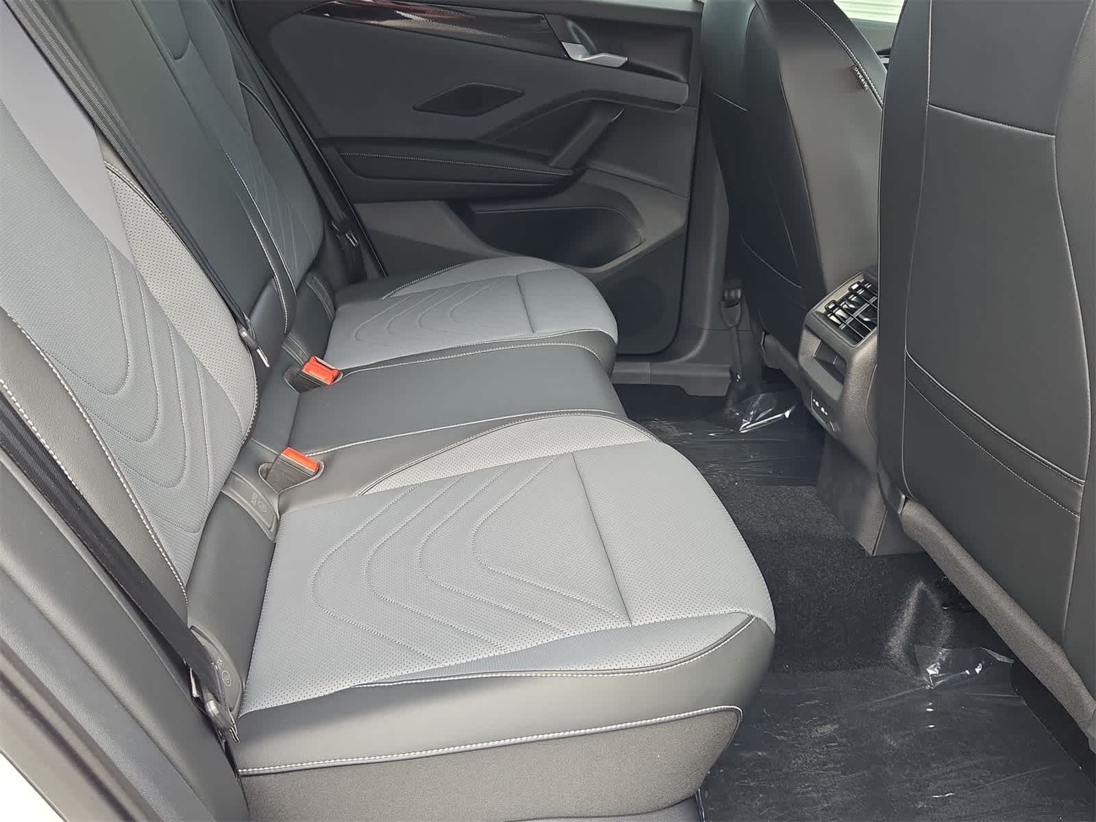 Thumbnail: 2025 Volkswagen Tiguan - 21