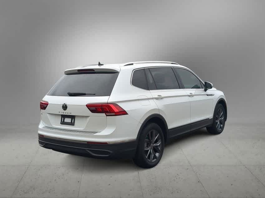 Thumbnail: 2023 Volkswagen Tiguan - 8