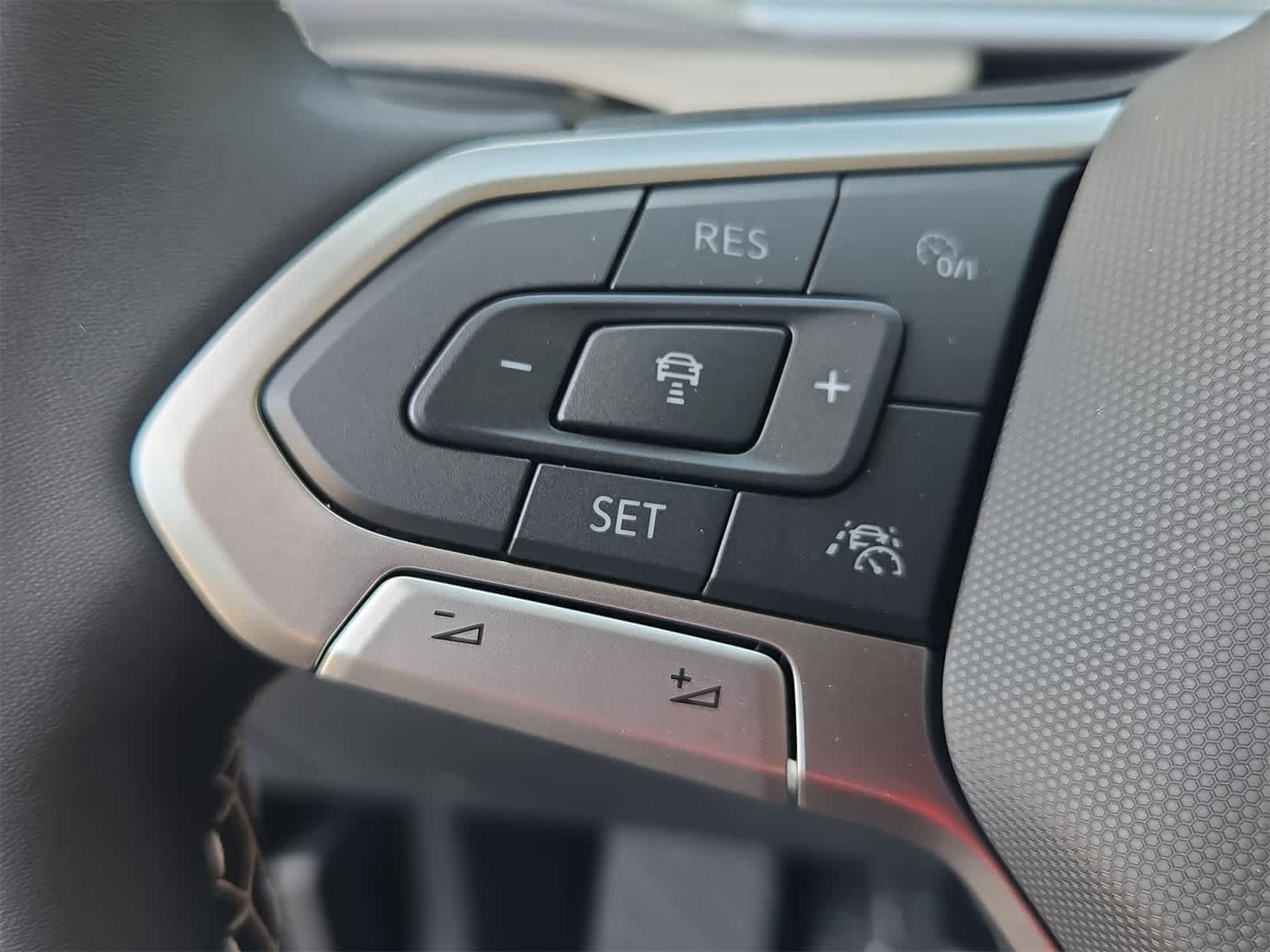 Thumbnail: 2025 Volkswagen Taos - 23