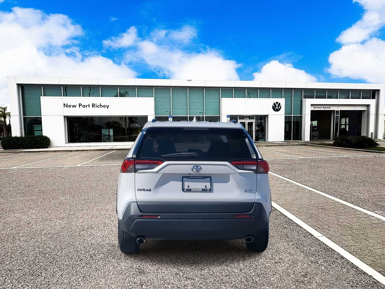 Thumbnail: 2022 Toyota RAV4 - 7