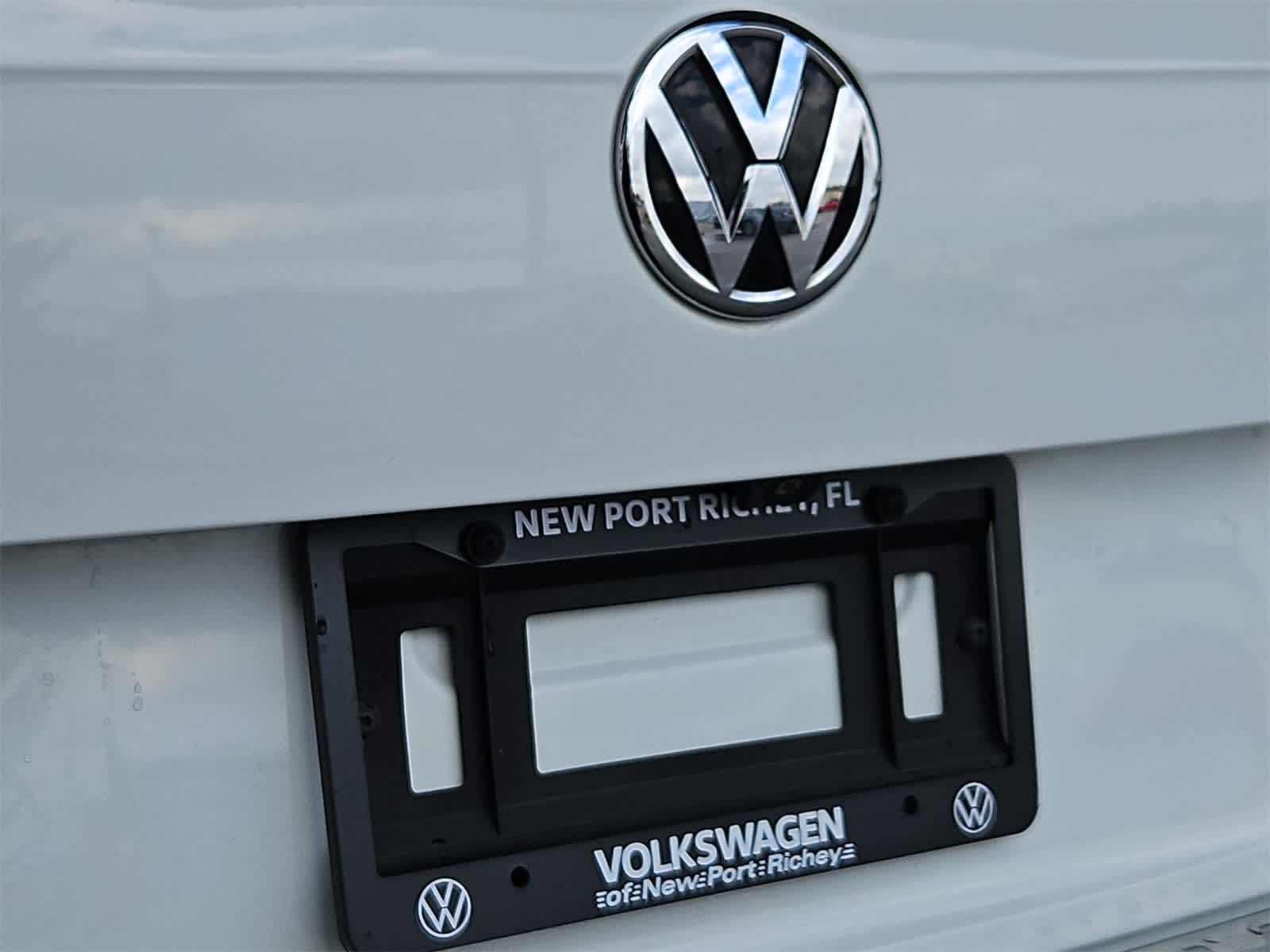 Thumbnail: 2021 Volkswagen Tiguan - 18