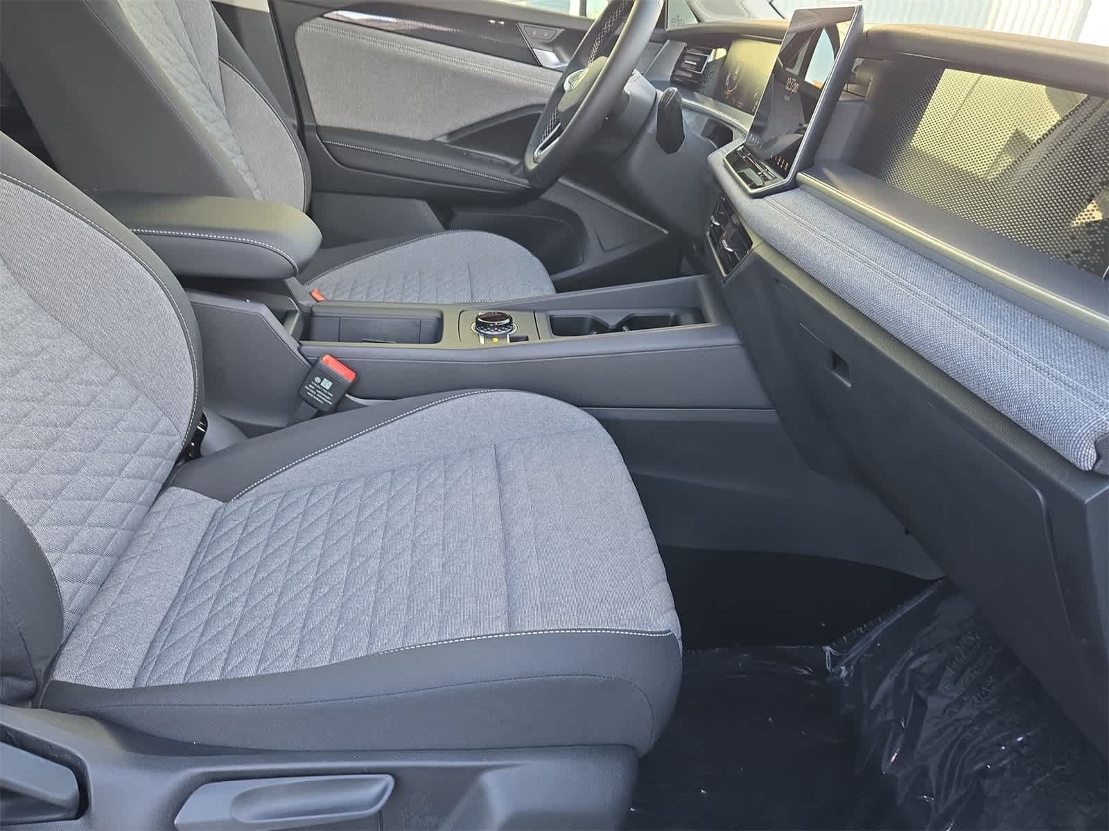 Thumbnail: 2025 Volkswagen Tiguan - 20