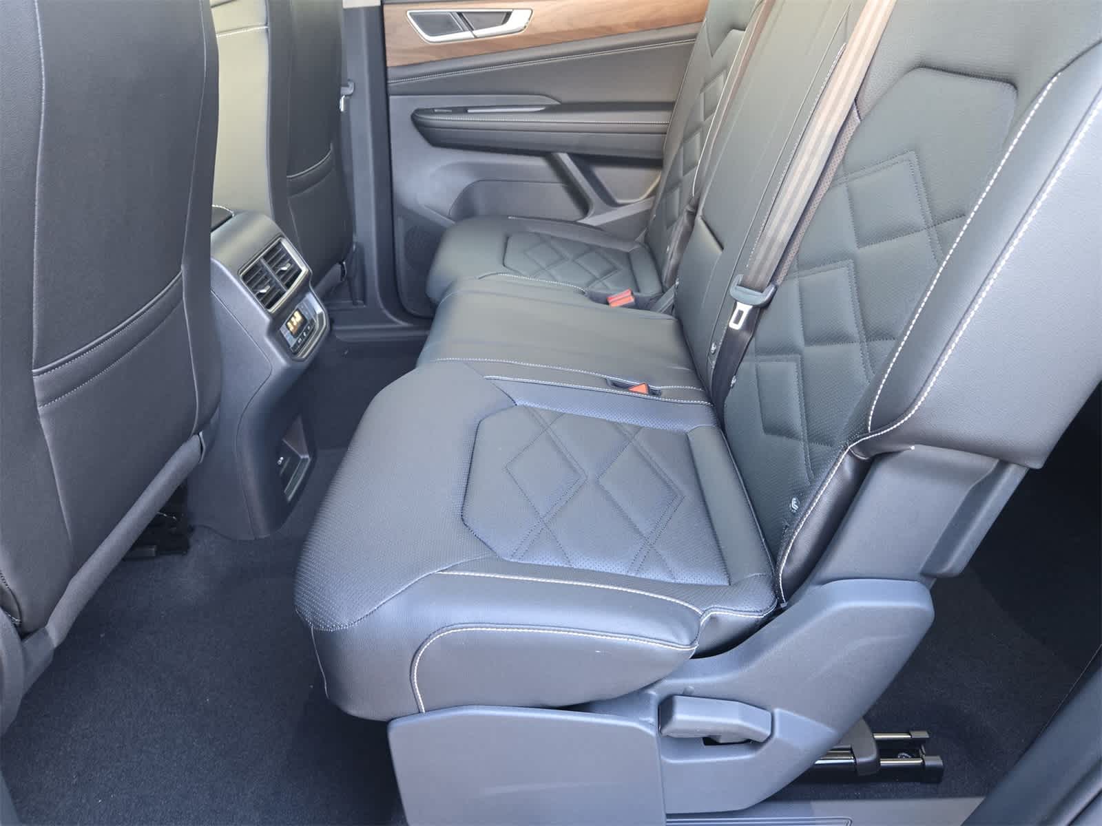 Thumbnail: 2026 Volkswagen Atlas - 19