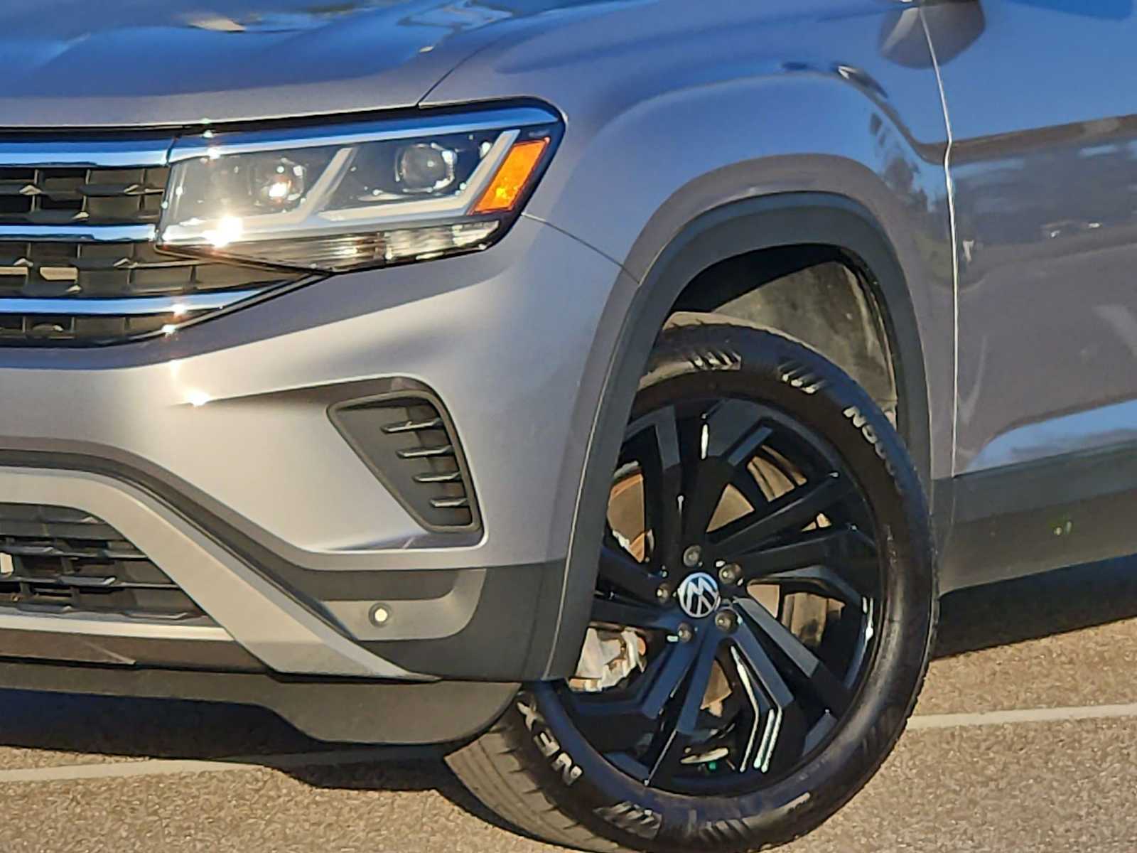 Thumbnail: 2022 Volkswagen Atlas - 11