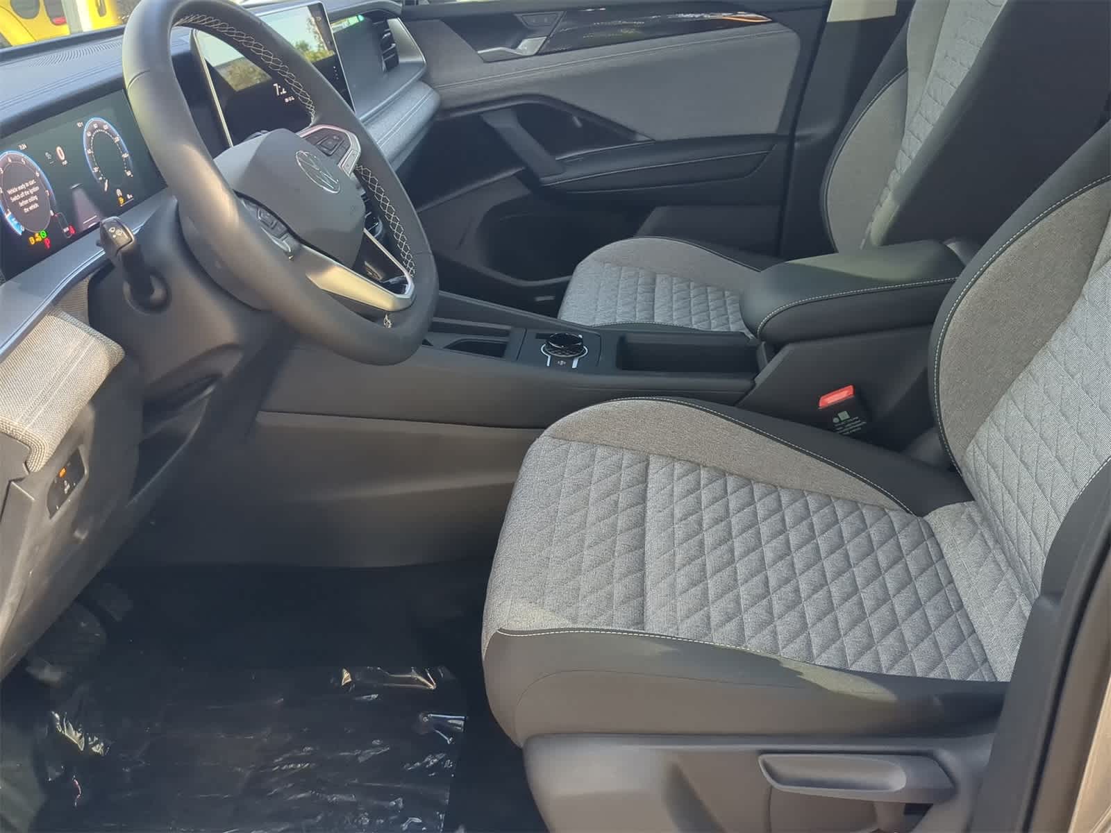 Thumbnail: 2025 Volkswagen Tiguan - 17