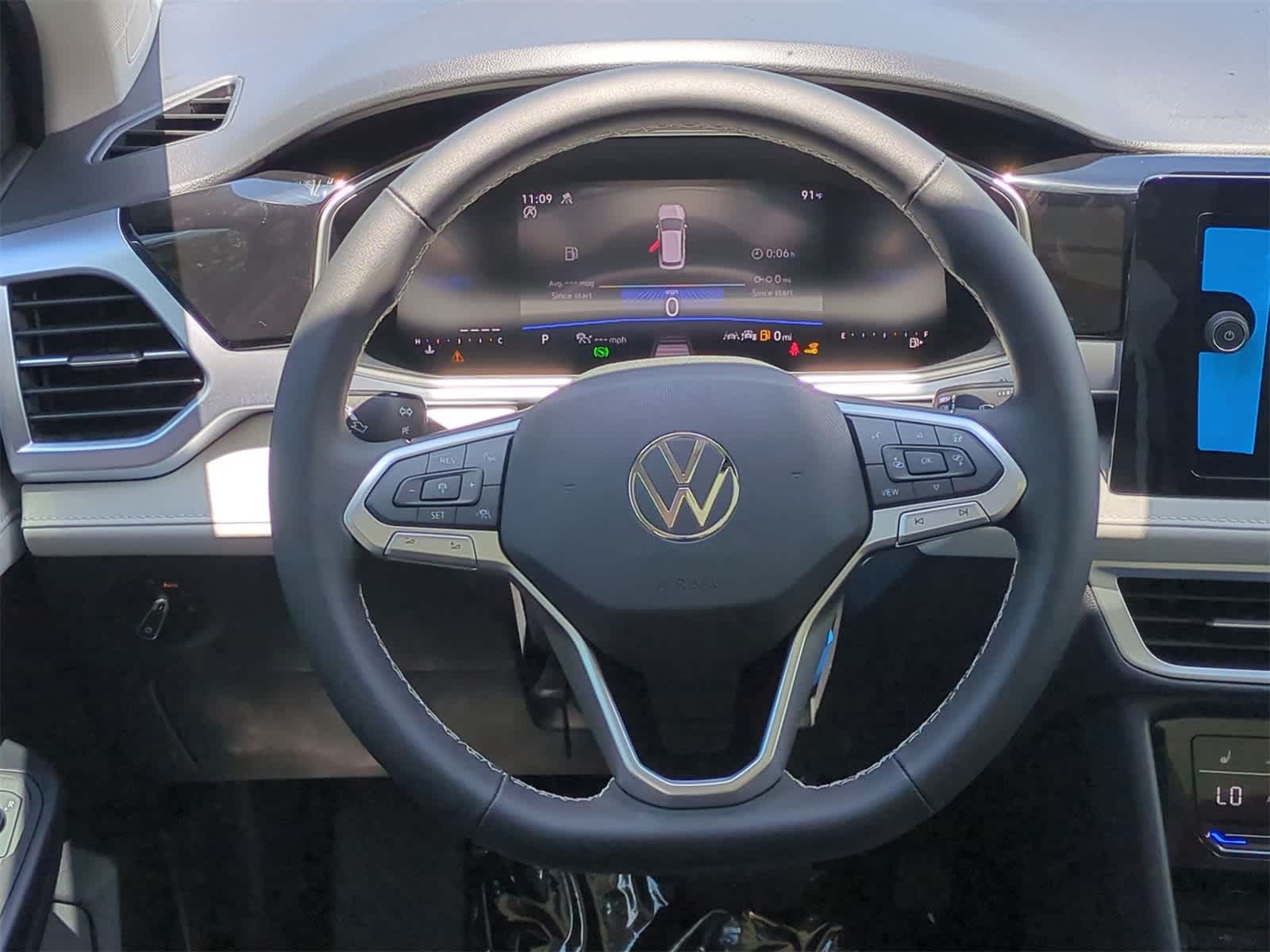 Thumbnail: 2025 Volkswagen Taos - 25