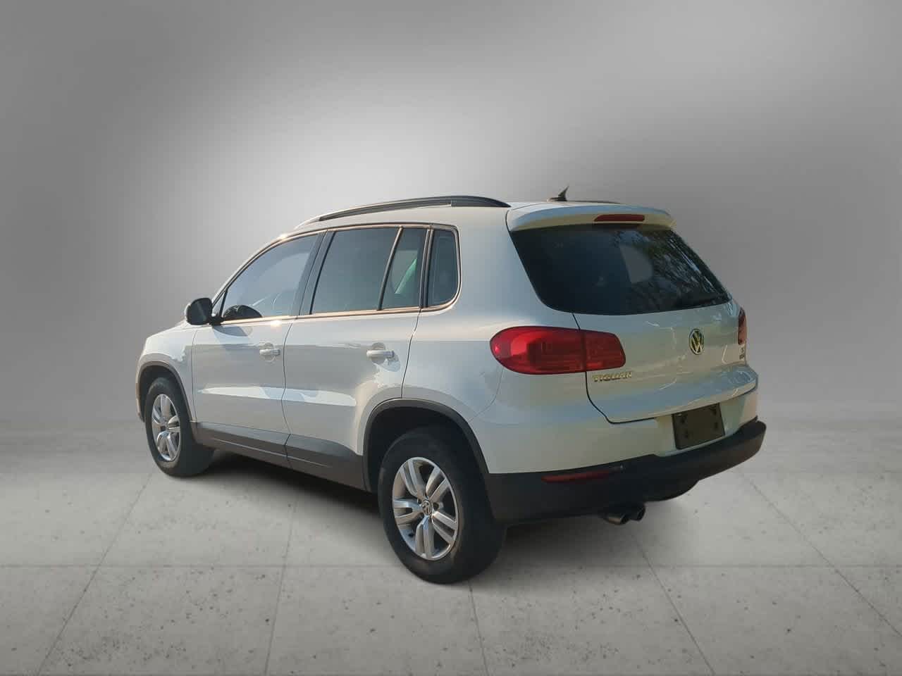 Thumbnail: 2017 Volkswagen Tiguan - 6