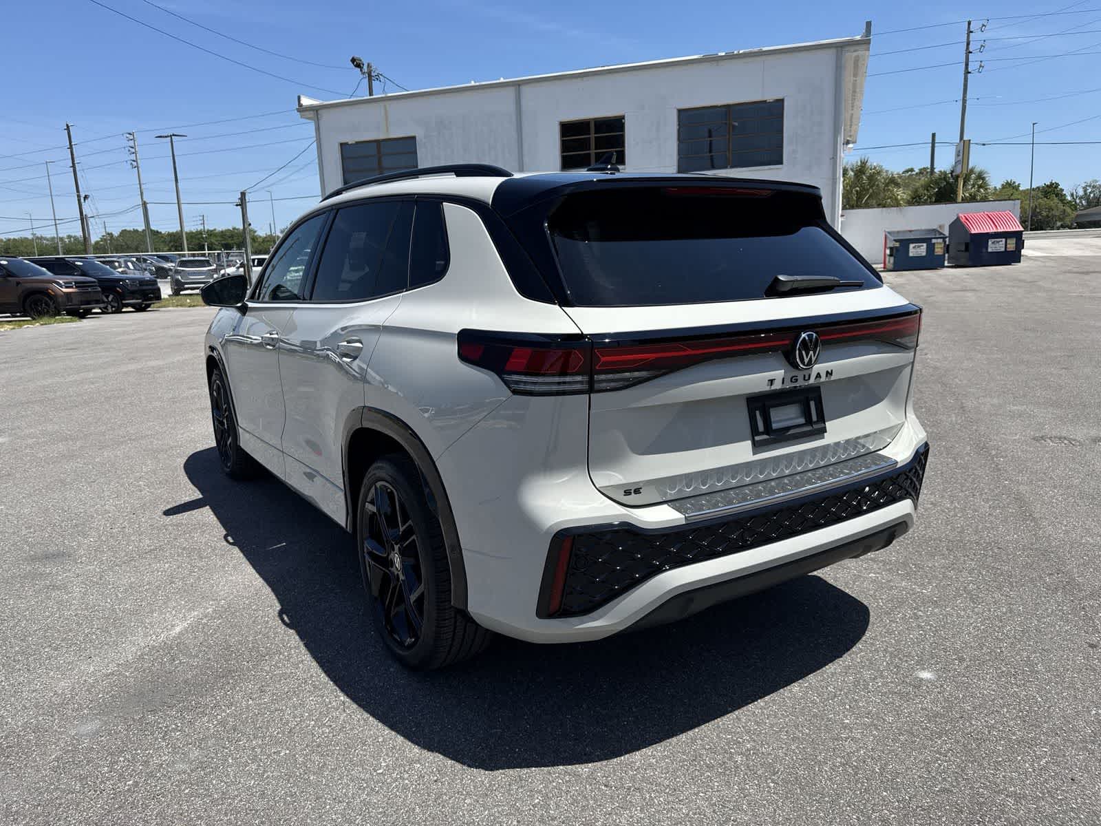 Thumbnail: 2026 Volkswagen Tiguan - 4