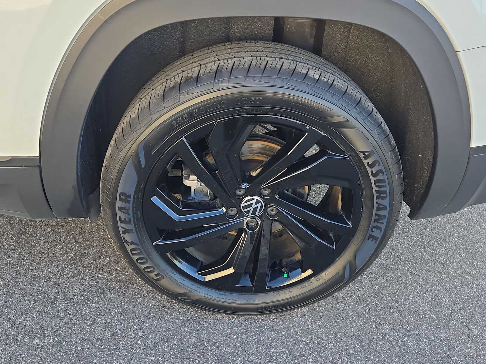 Thumbnail: 2023 Volkswagen Atlas - 14