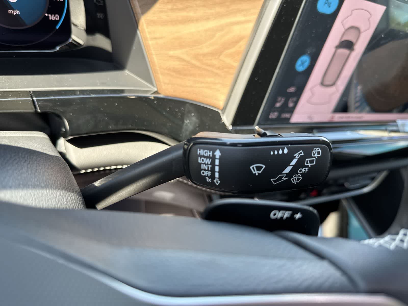 Thumbnail: 2026 Volkswagen Atlas - 32