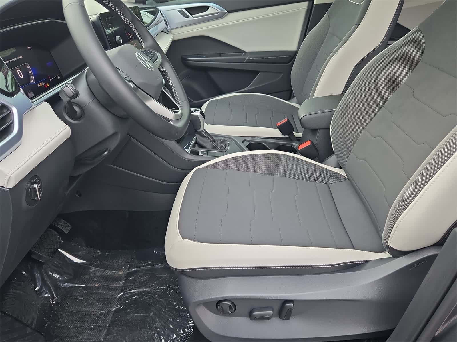 Thumbnail: 2025 Volkswagen Taos - 17