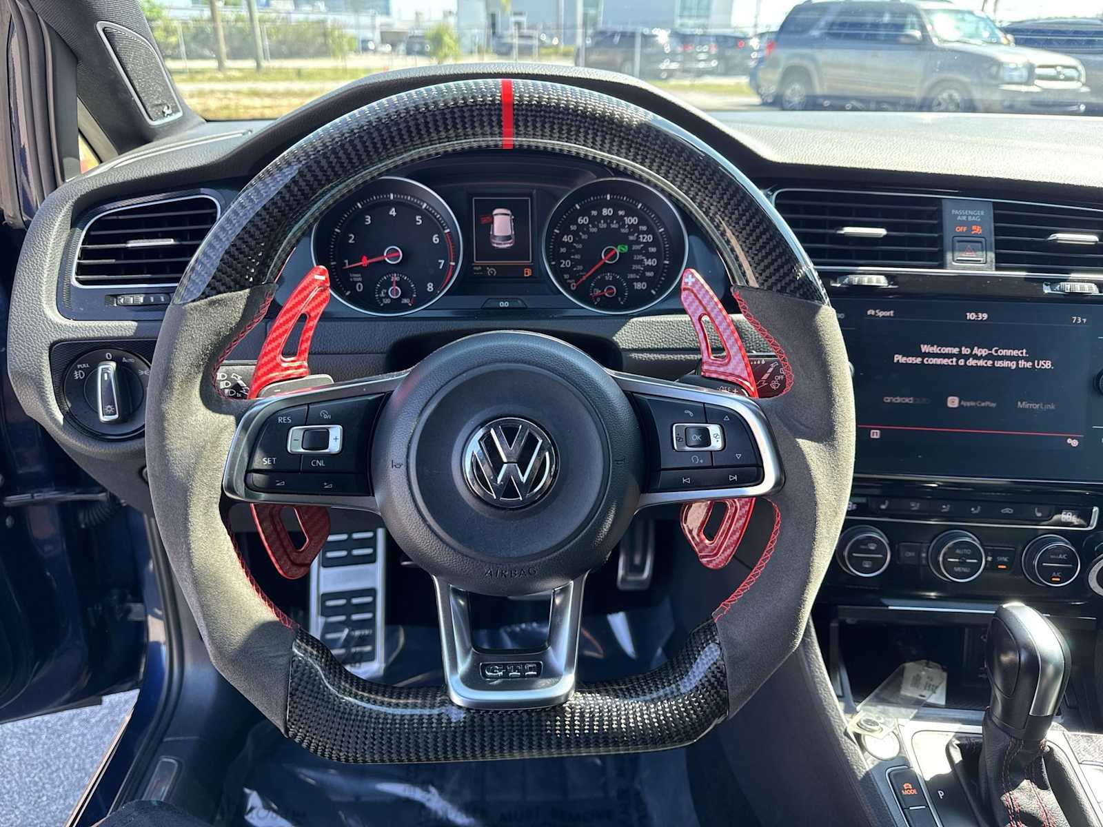 Thumbnail: 2015 Volkswagen Golf - 21