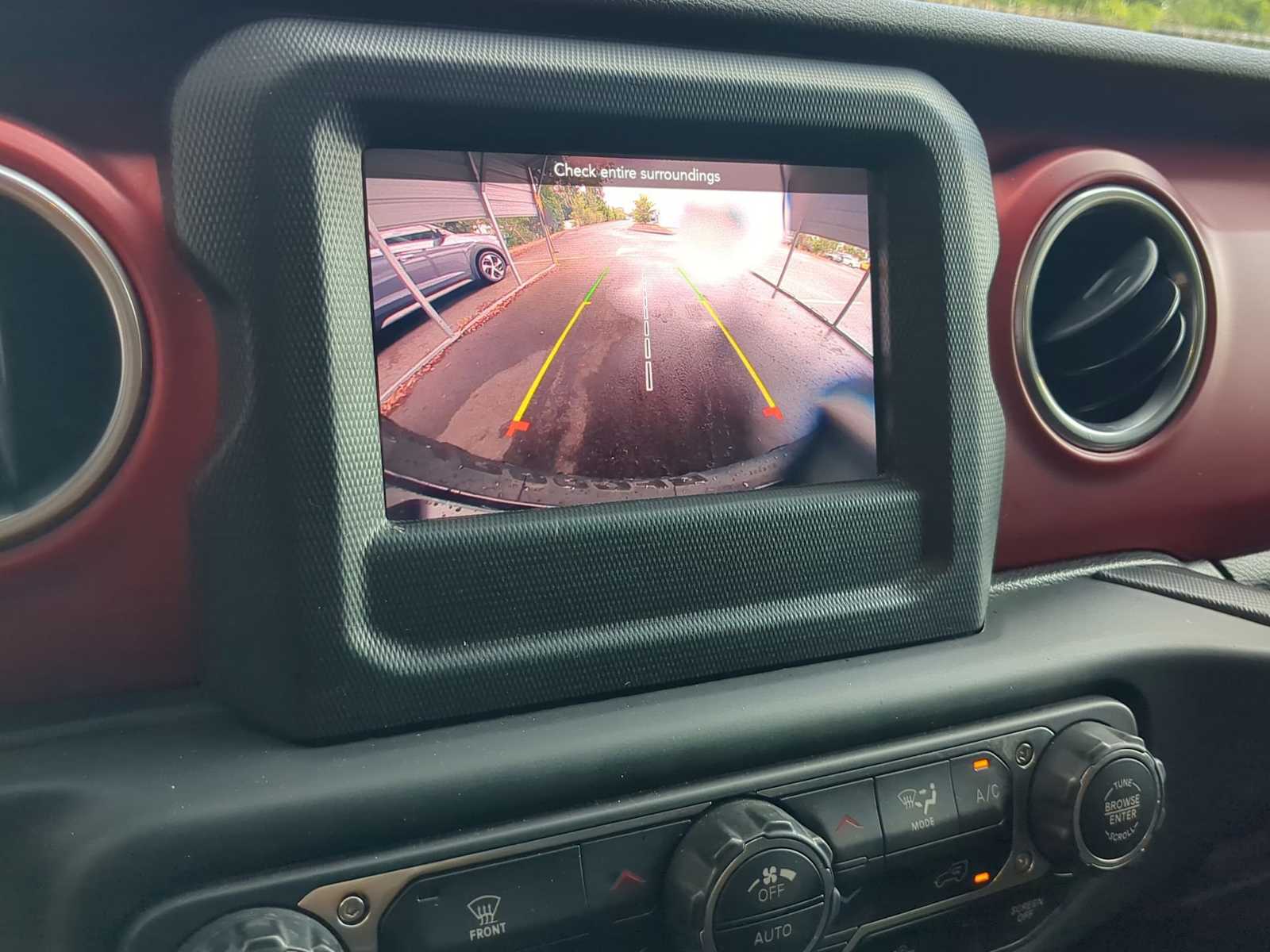 Thumbnail: 2021 Jeep Wrangler - 28