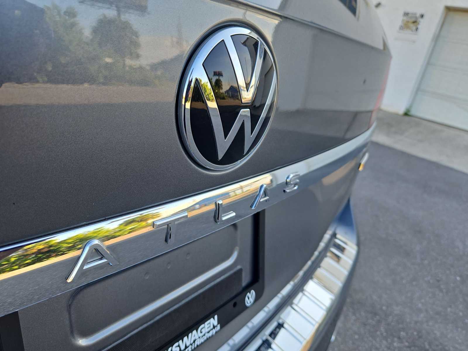 Thumbnail: 2022 Volkswagen Atlas - 13