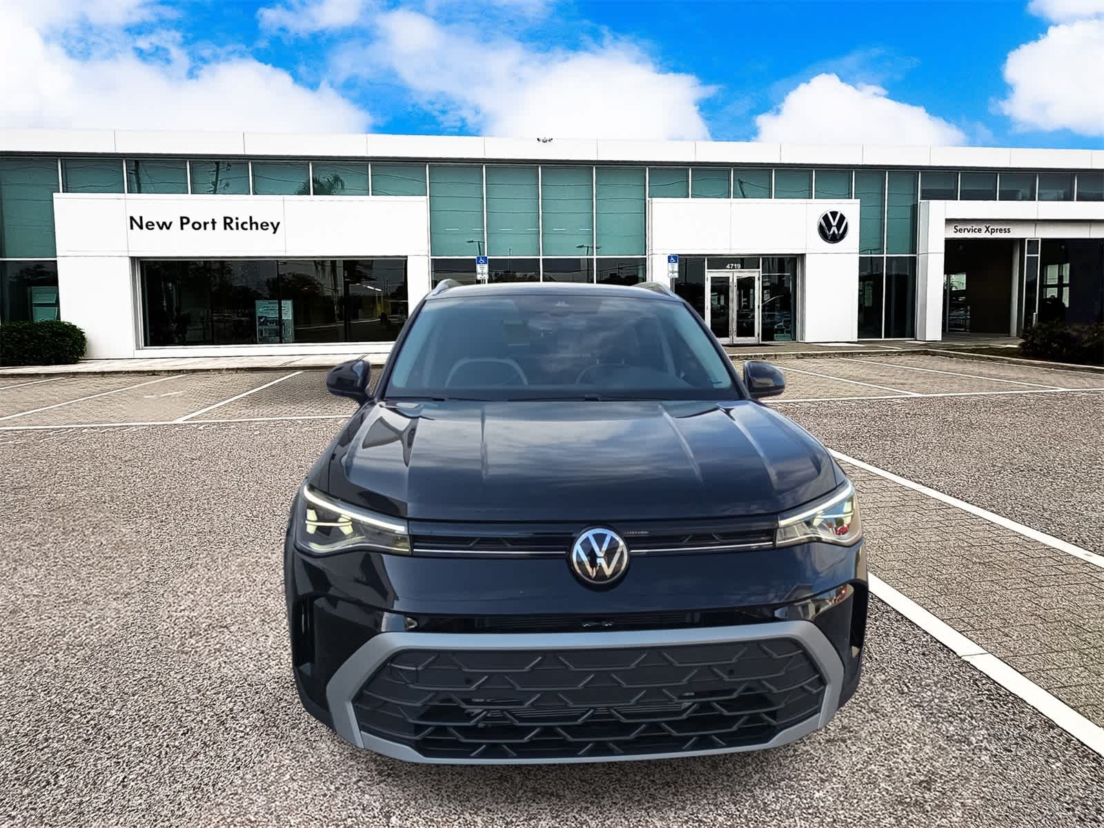 Thumbnail: 2025 Volkswagen Taos - 3