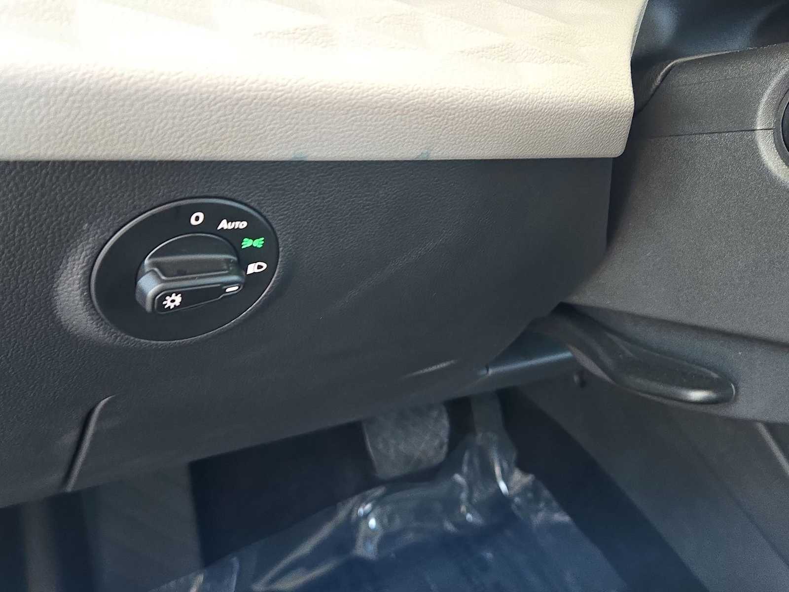 Thumbnail: 2023 Volkswagen Taos - 33