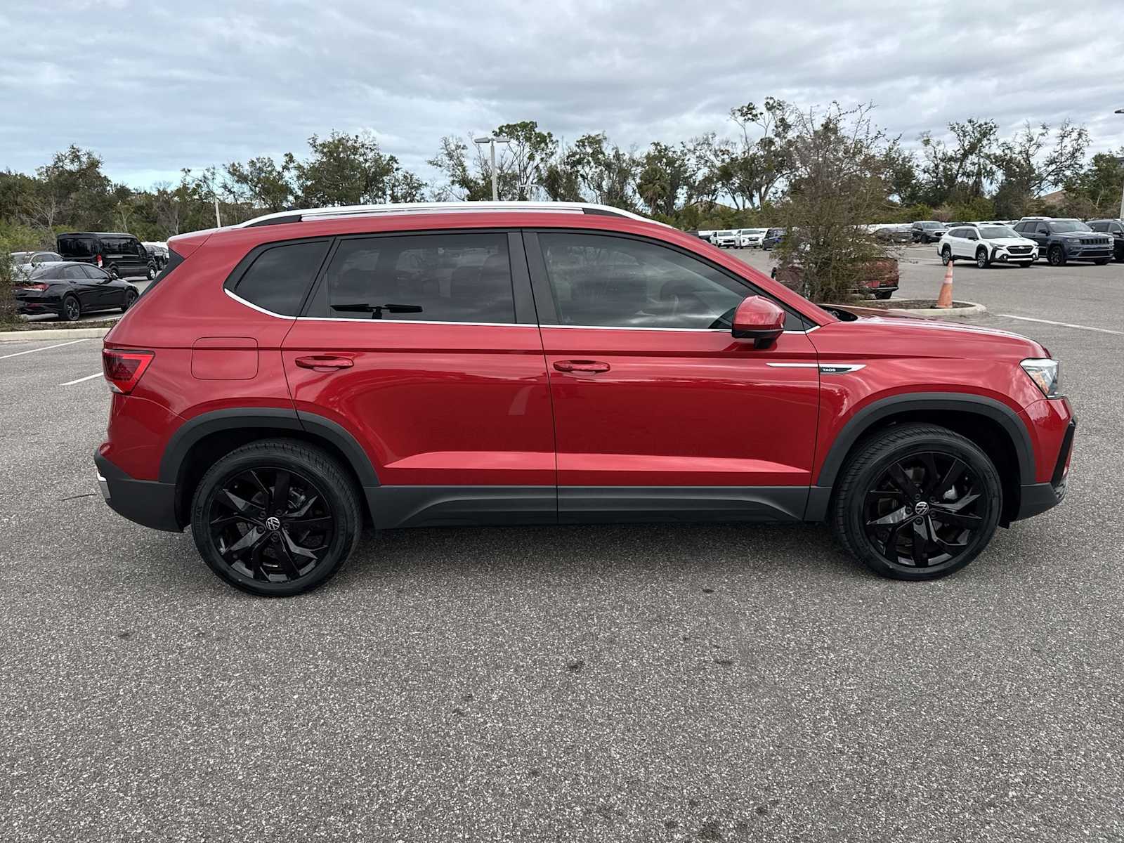 Thumbnail: 2022 Volkswagen Taos - 15