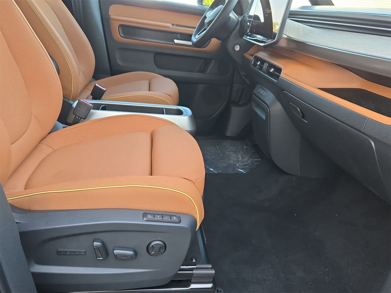 Thumbnail: 2025 Volkswagen ID.Buzz - 22