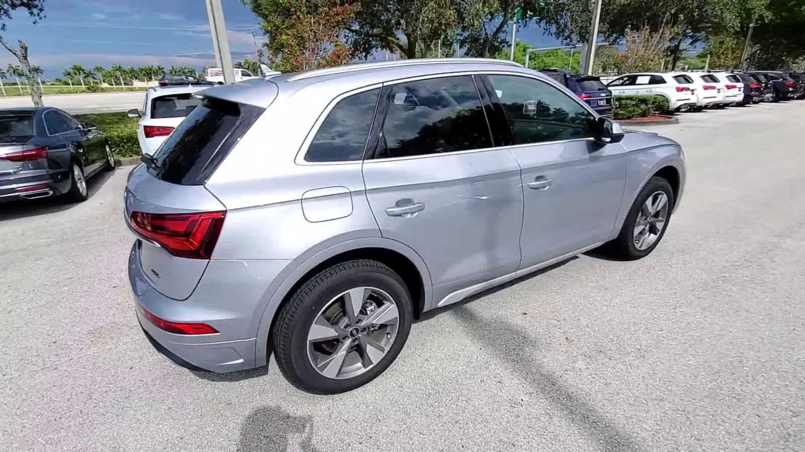 Thumbnail: 2023 Audi Q5 - 8