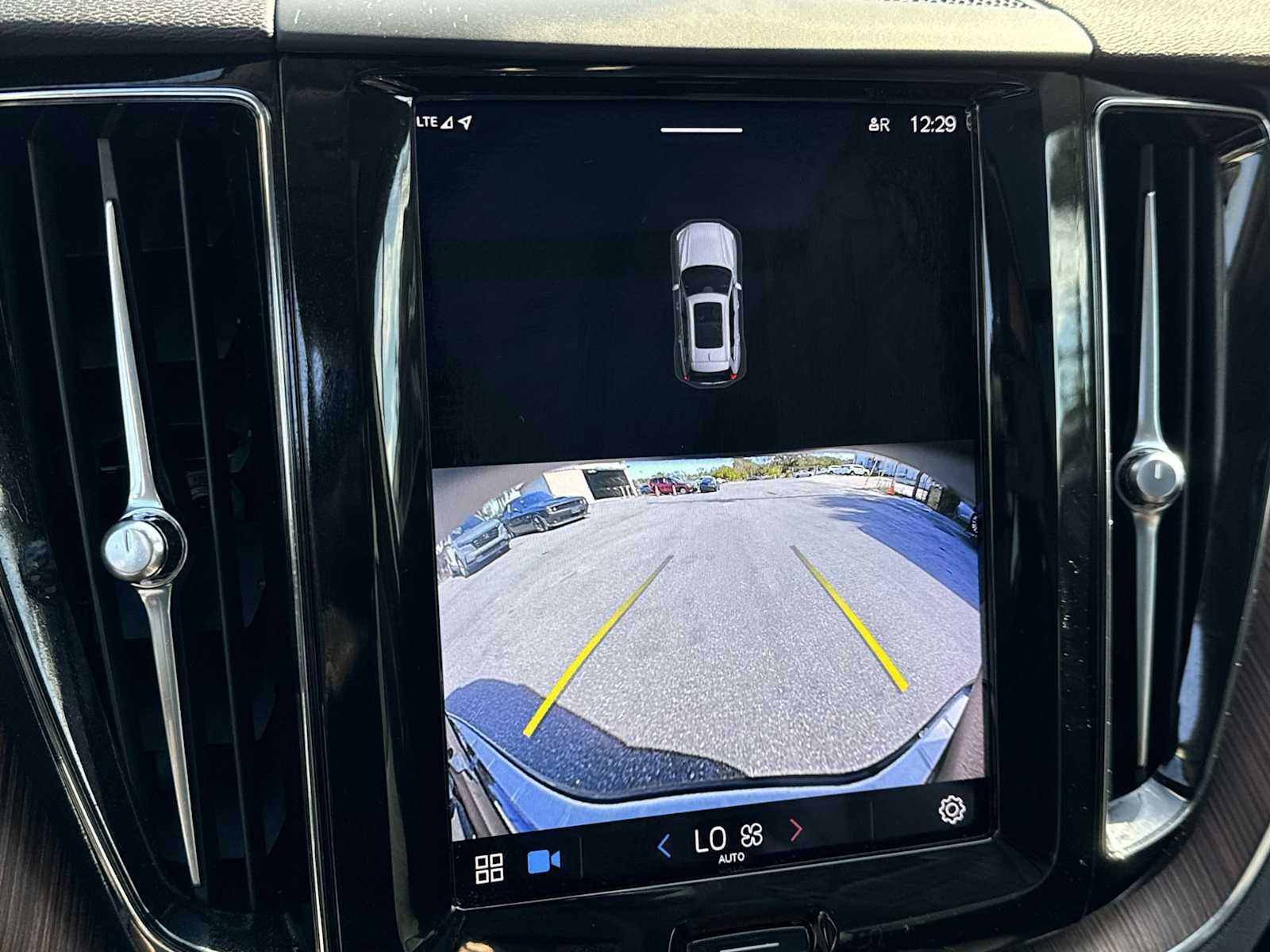 Thumbnail: 2023 Volvo XC60 - 26