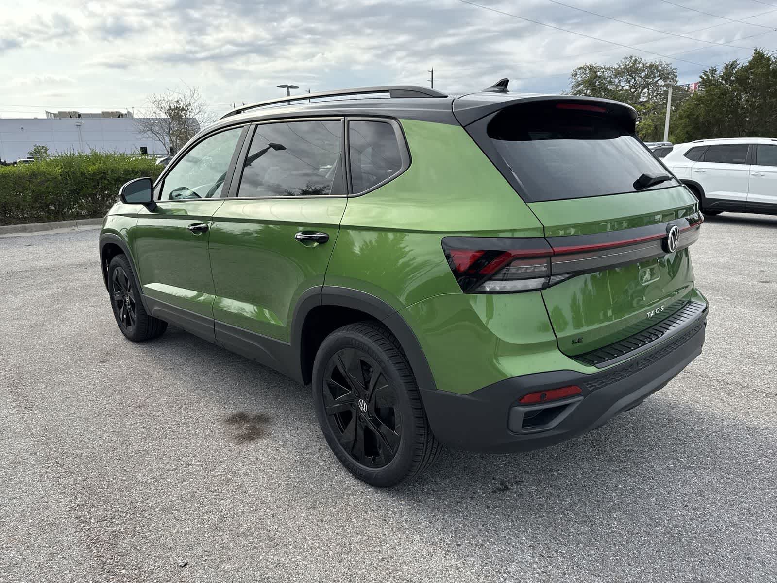 Thumbnail: 2026 Volkswagen Taos - 4