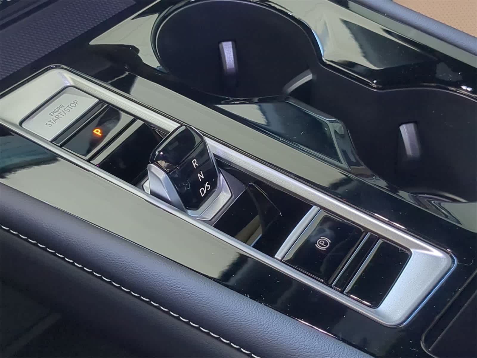 Thumbnail: 2025 Volkswagen Atlas - 32