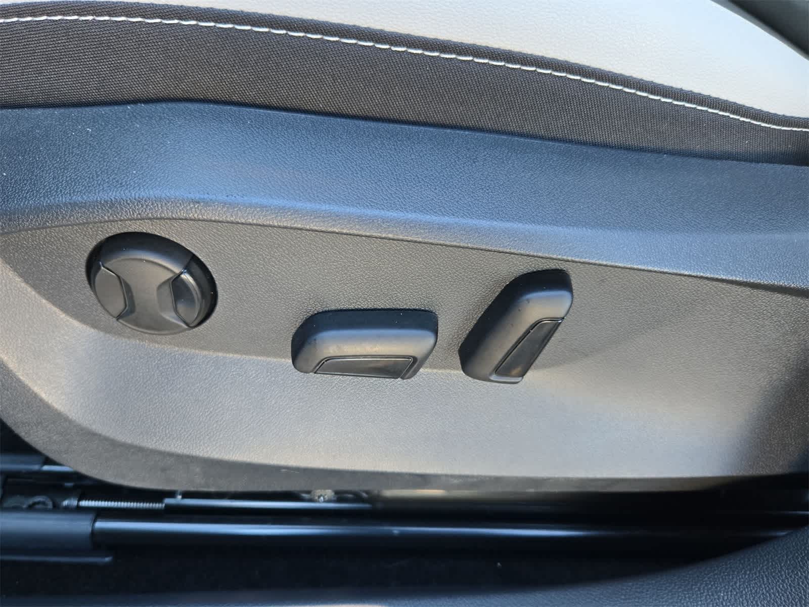 Thumbnail: 2025 Volkswagen Taos - 18