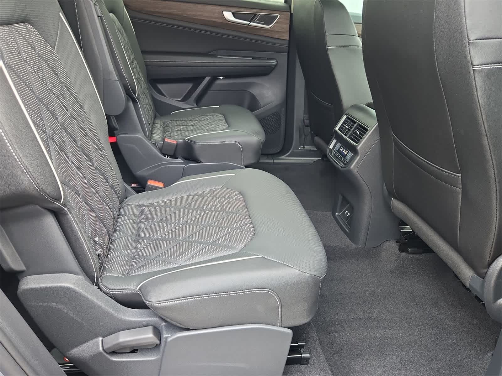 Thumbnail: 2026 Volkswagen Atlas - 22