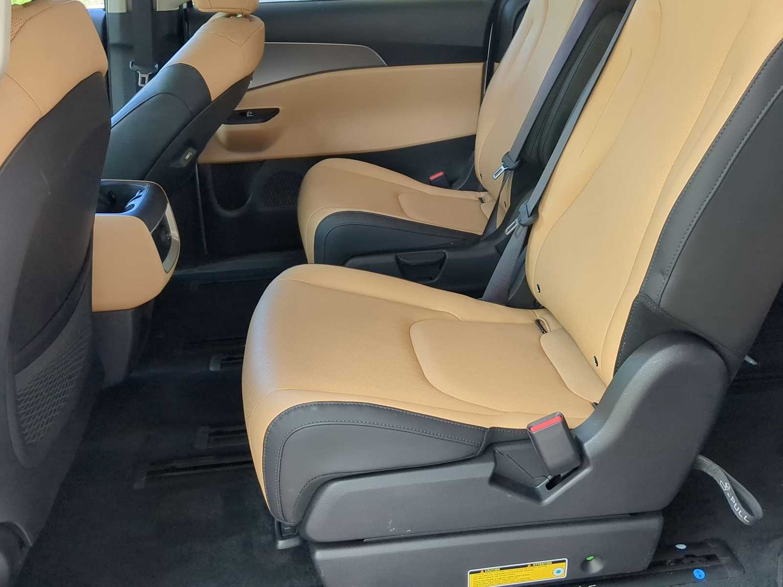 Thumbnail: 2023 Kia Carnival - 19