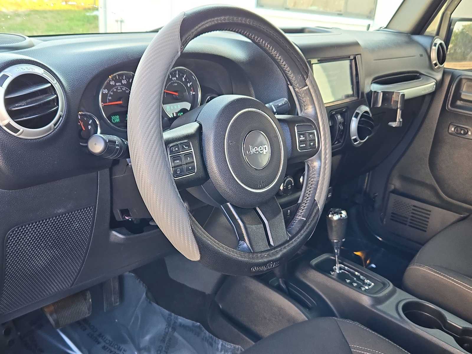 Thumbnail: 2016 Jeep Wrangler - 10