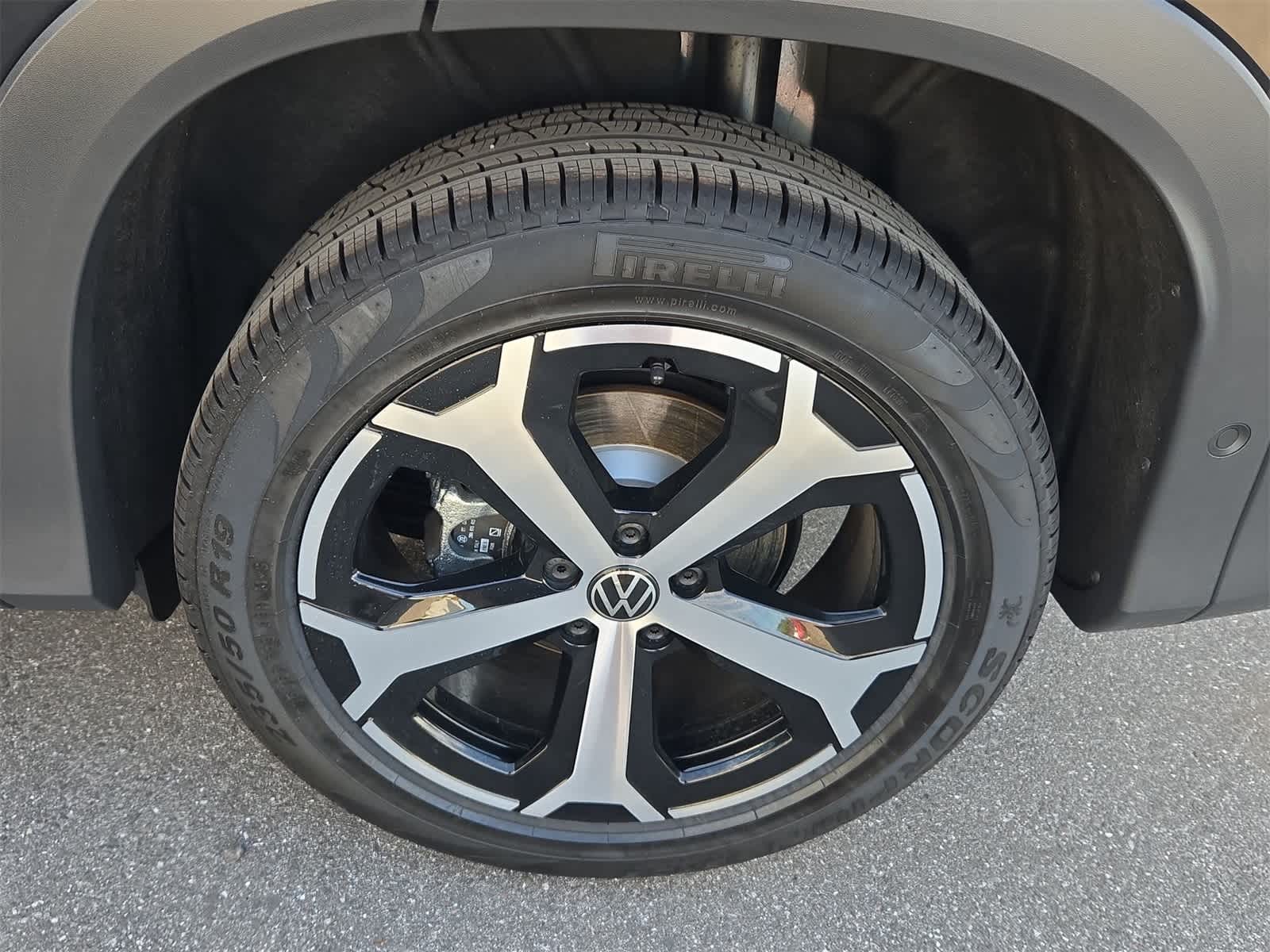 Thumbnail: 2025 Volkswagen Tiguan - 14