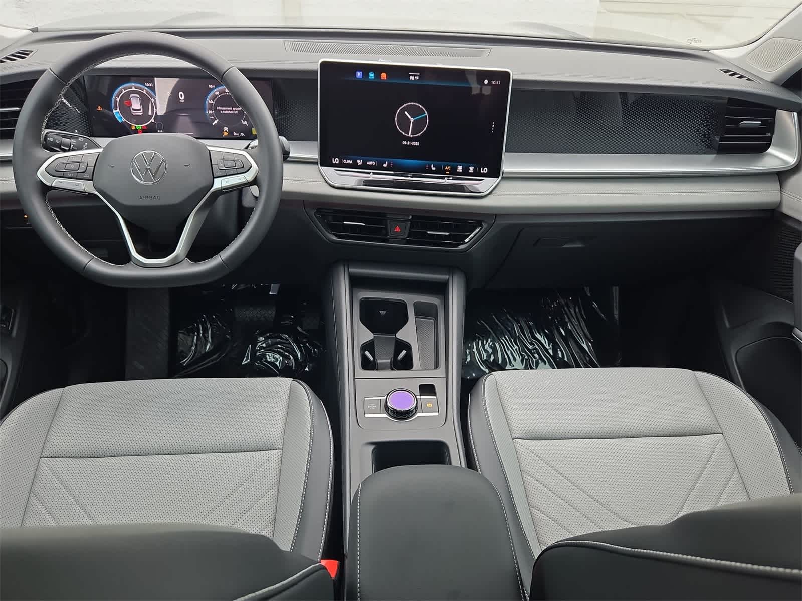 Thumbnail: 2025 Volkswagen Tiguan - 16