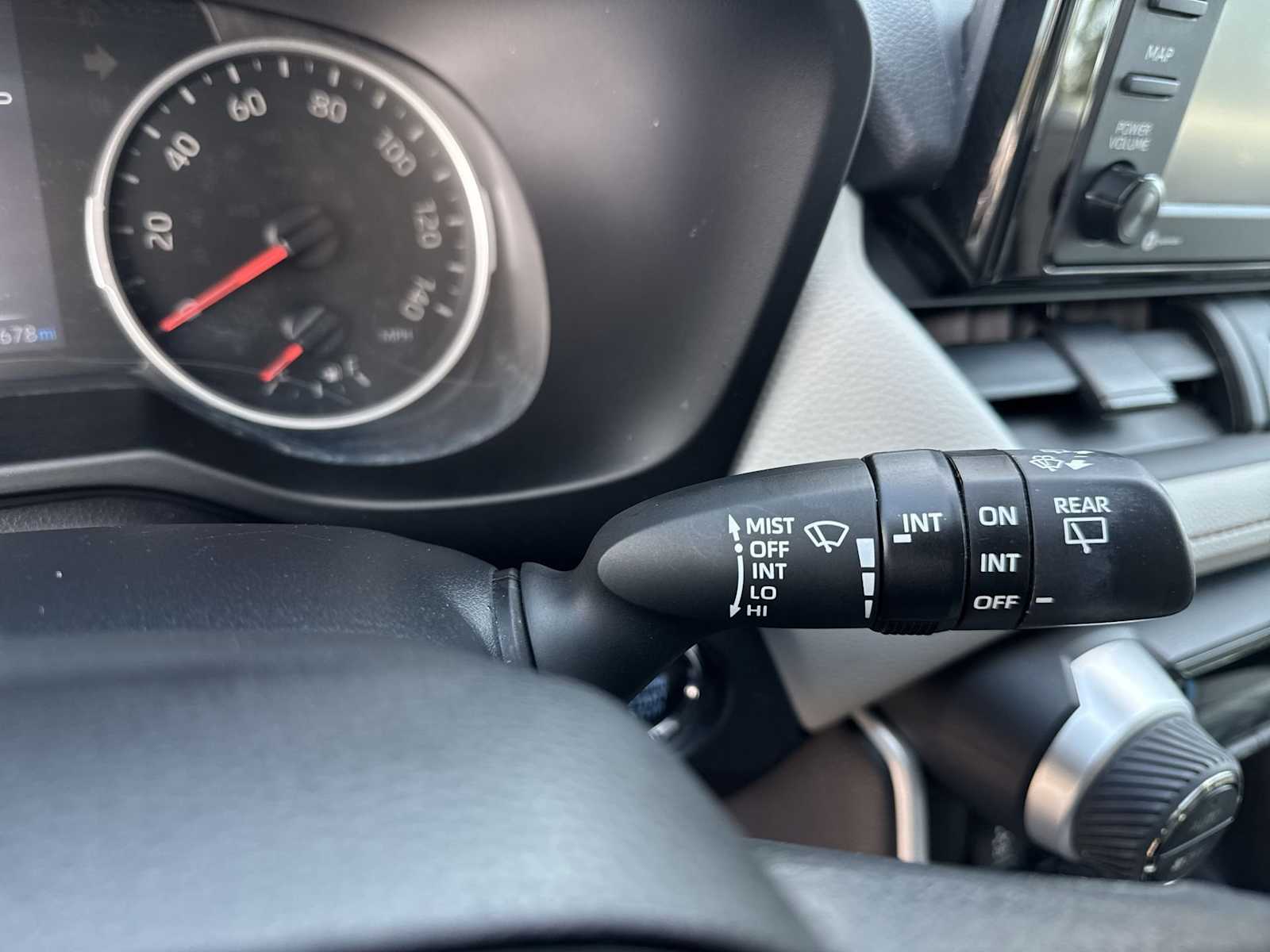 Thumbnail: 2022 Toyota RAV4 - 24