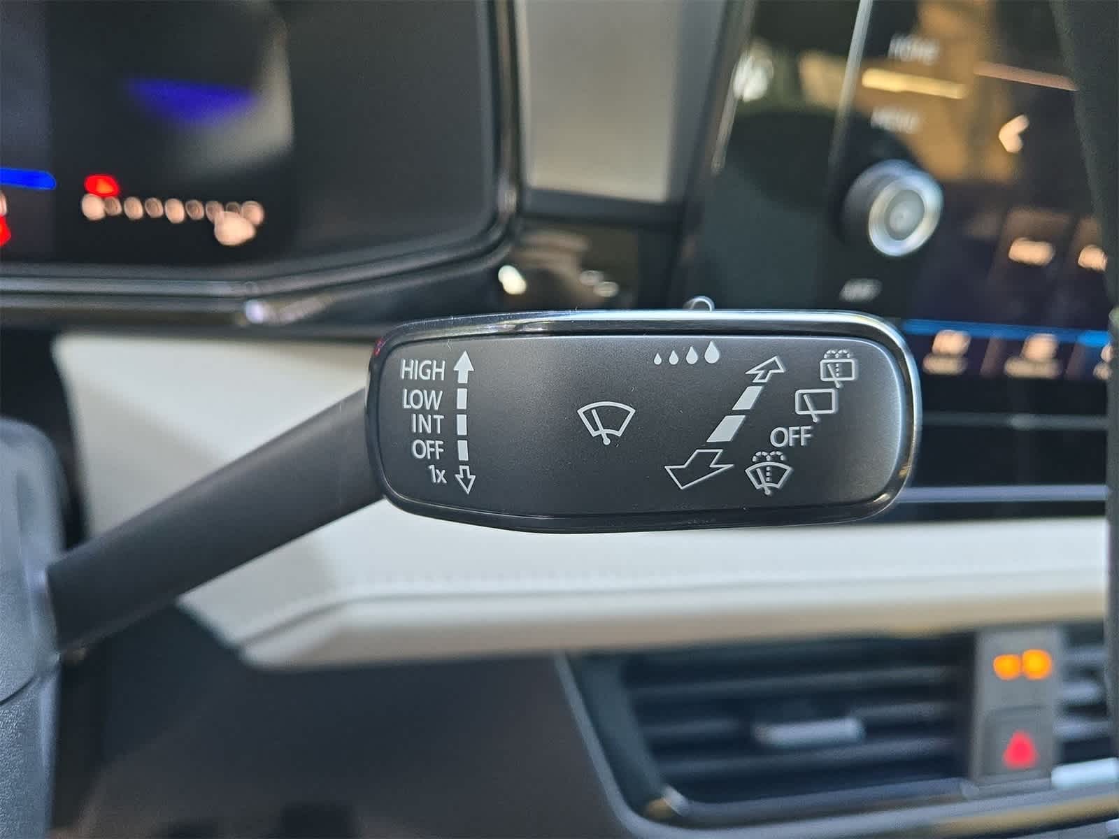 Thumbnail: 2025 Volkswagen Taos - 25