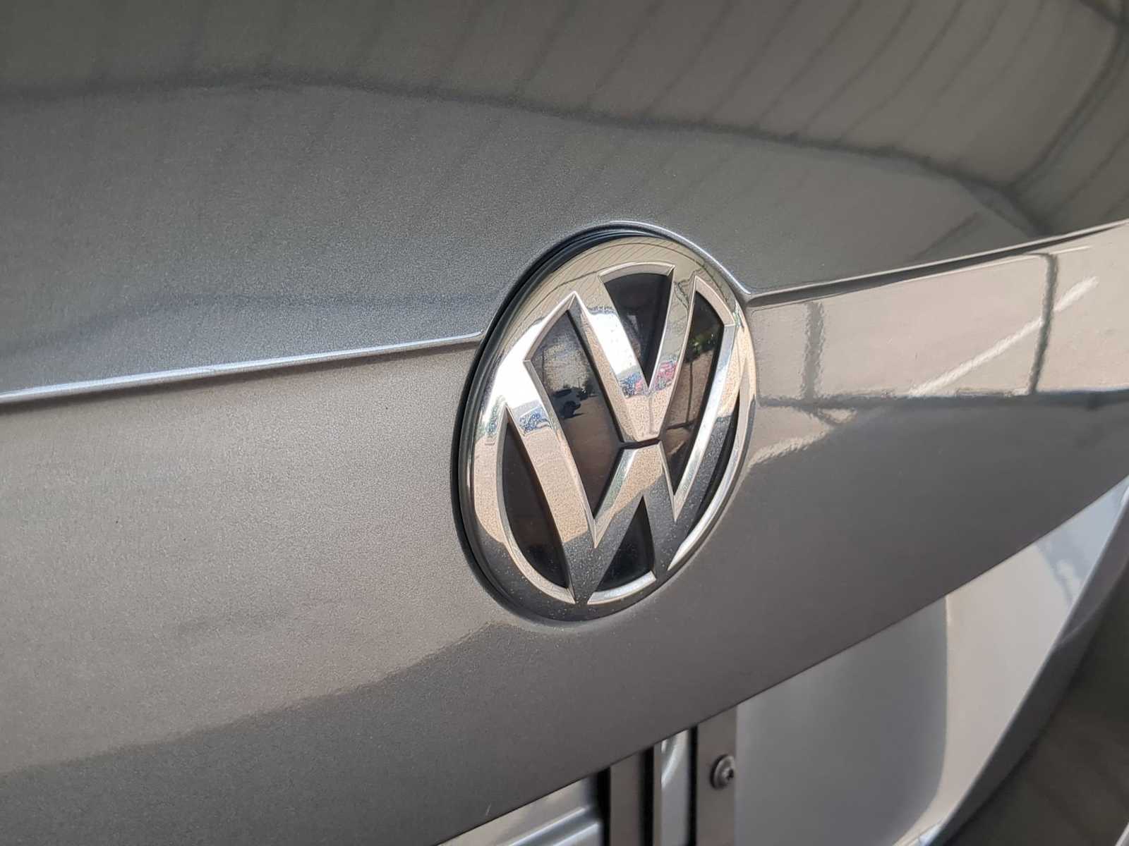 Thumbnail: 2018 Volkswagen Tiguan - 12