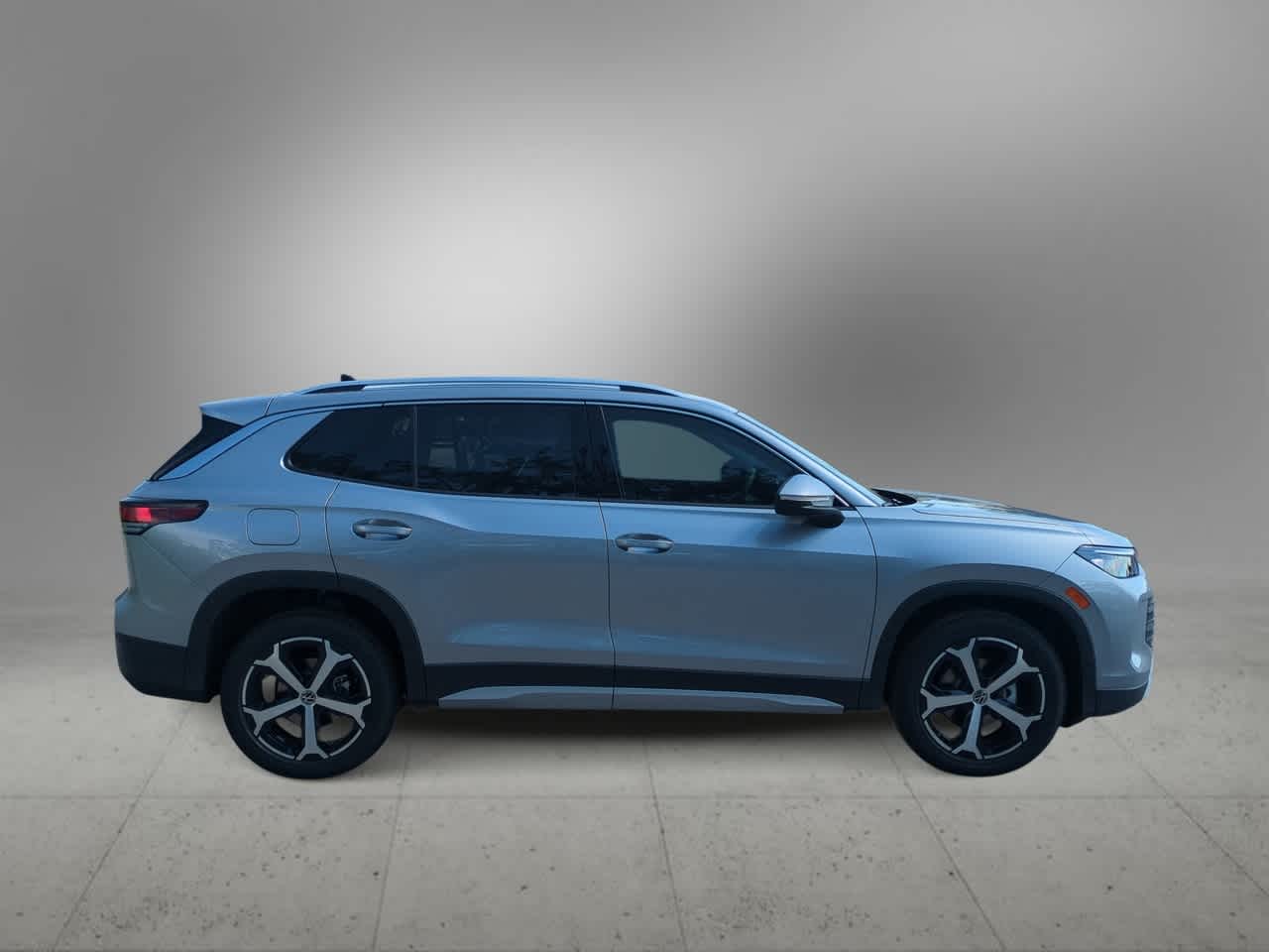 Thumbnail: 2025 Volkswagen Tiguan - 9