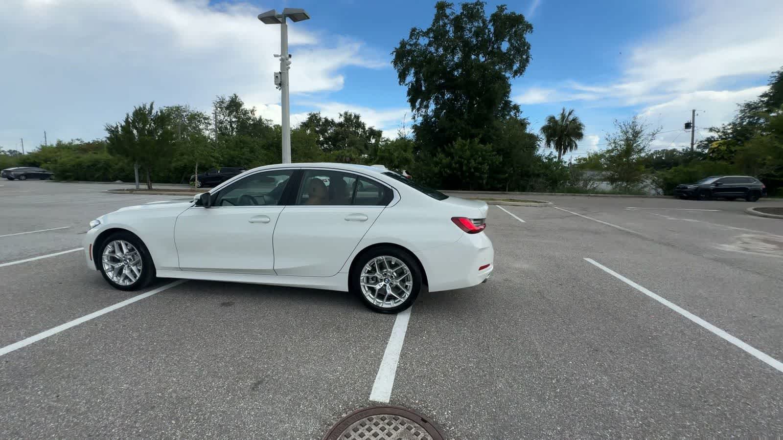 Thumbnail: 2025 BMW 3 Series - 4
