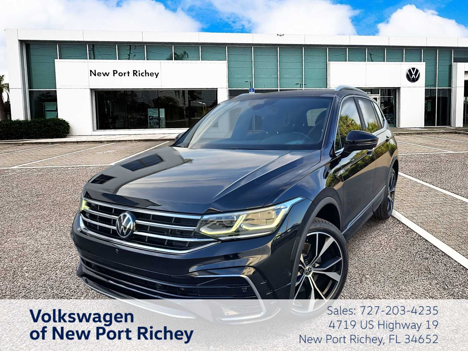 Thumbnail: 2023 Volkswagen Tiguan - 1