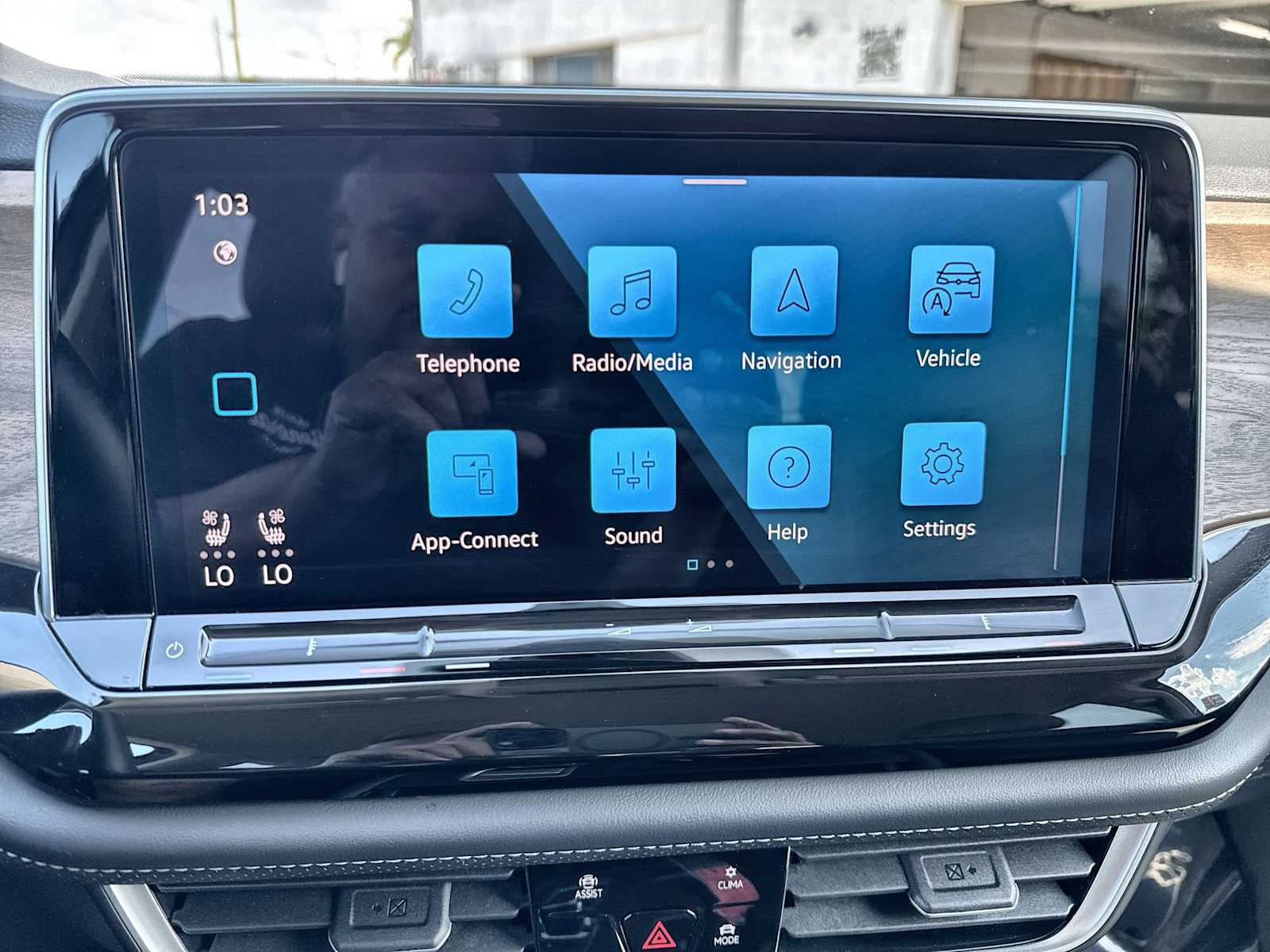 Thumbnail: 2025 Volkswagen Atlas - 25