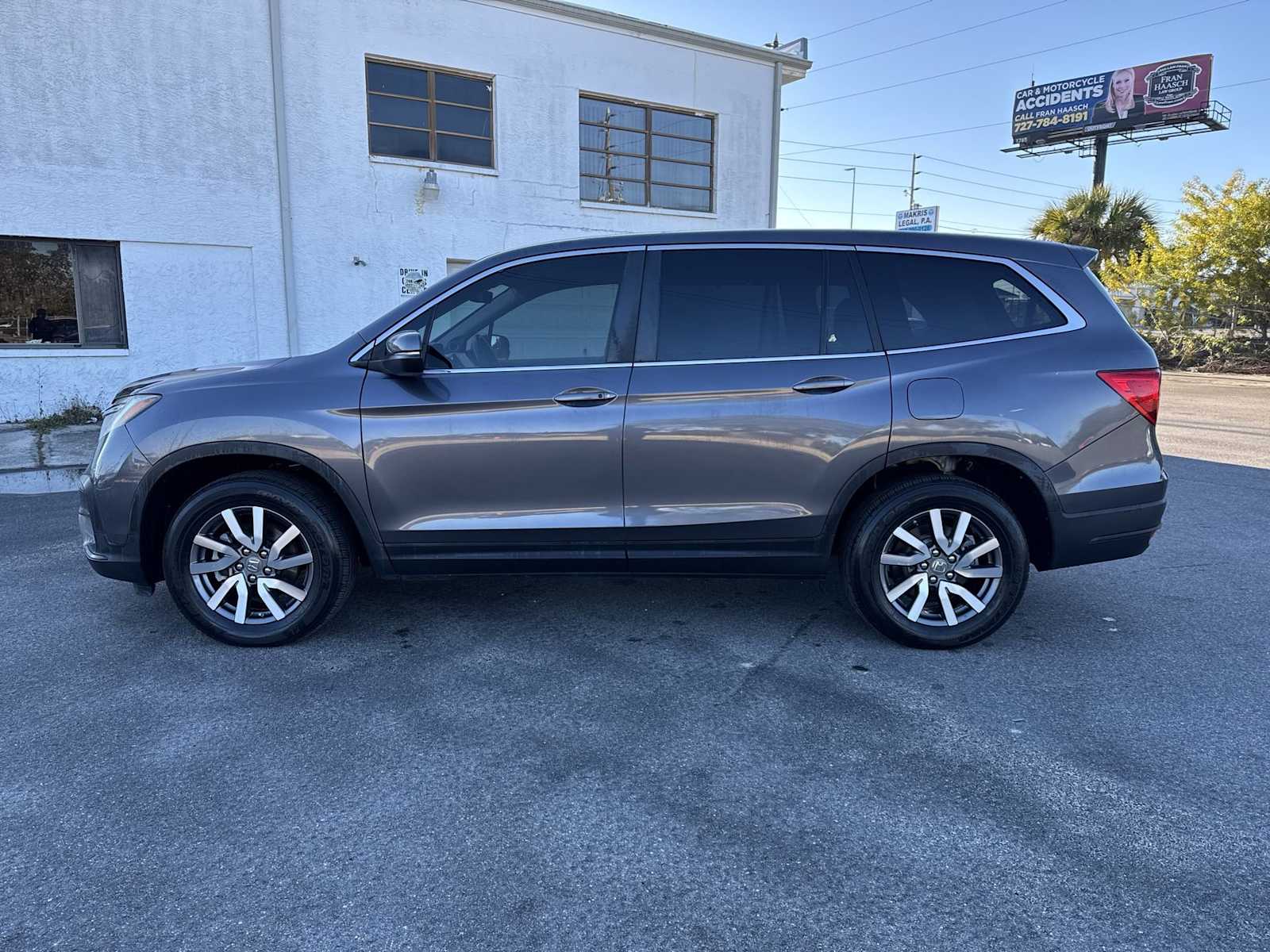 Thumbnail: 2019 Honda Pilot - 3
