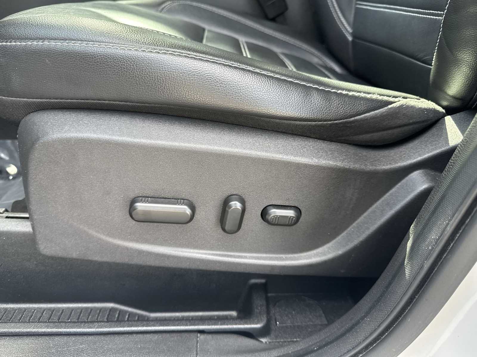 Thumbnail: 2017 Ford Escape - 25