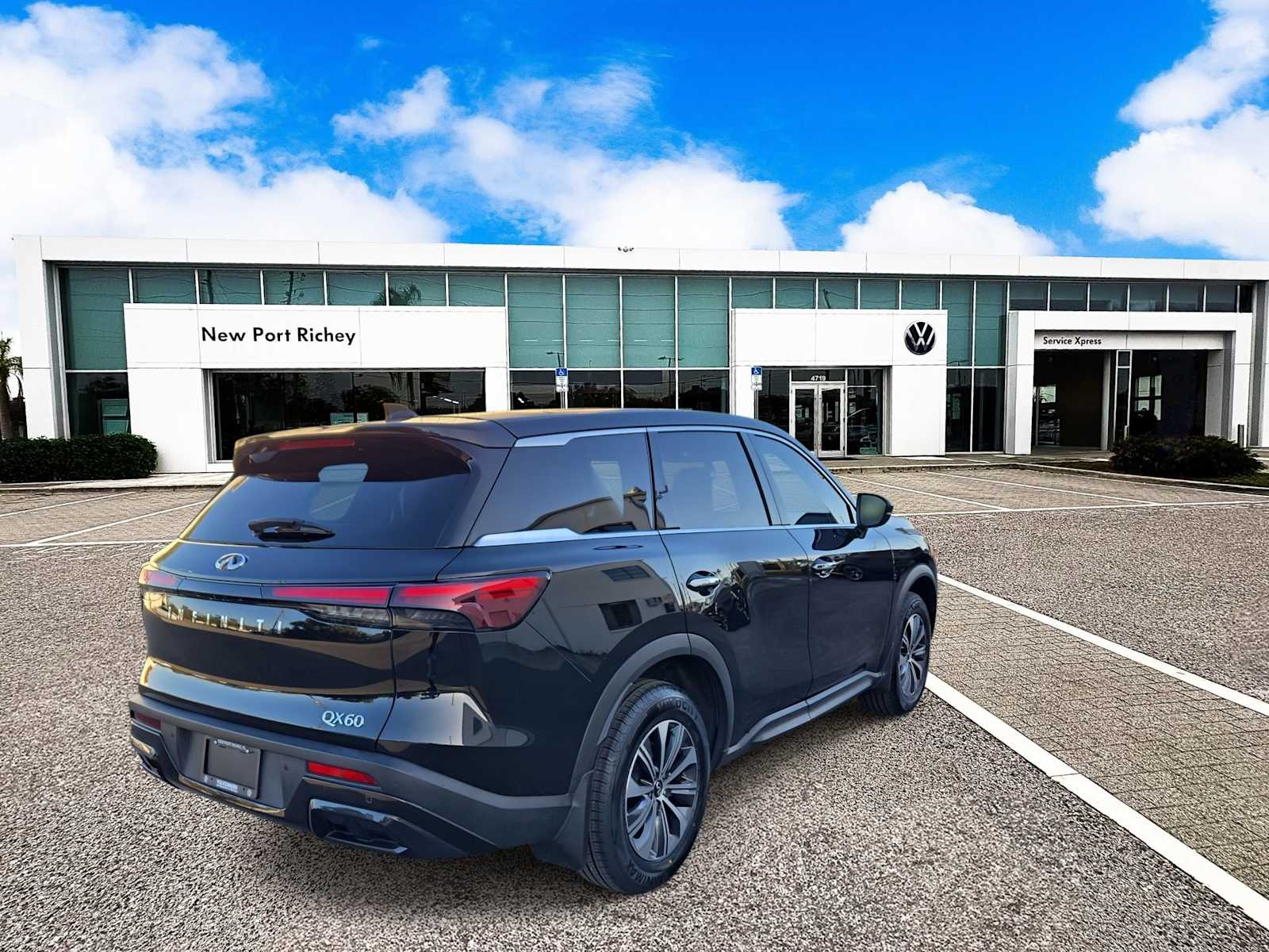 Thumbnail: 2024 INFINITI QX60 - 8