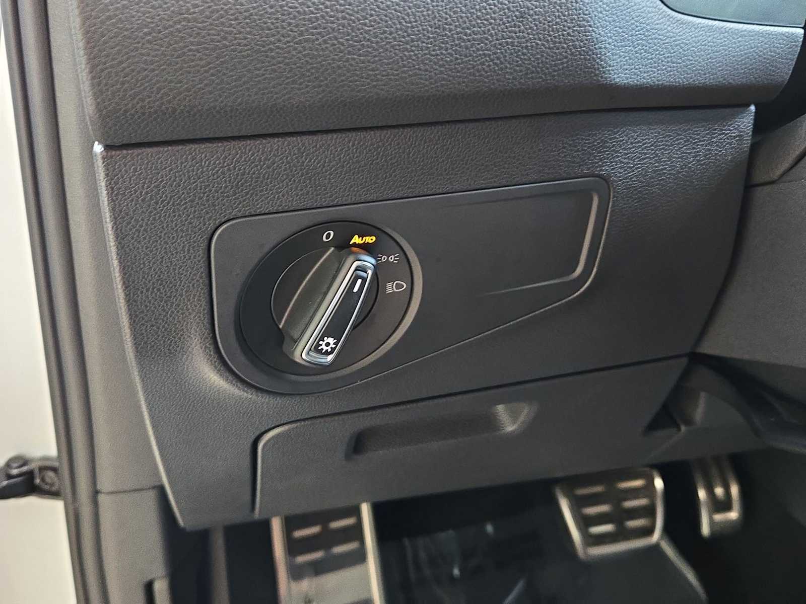 Thumbnail: 2022 Volkswagen Tiguan - 38