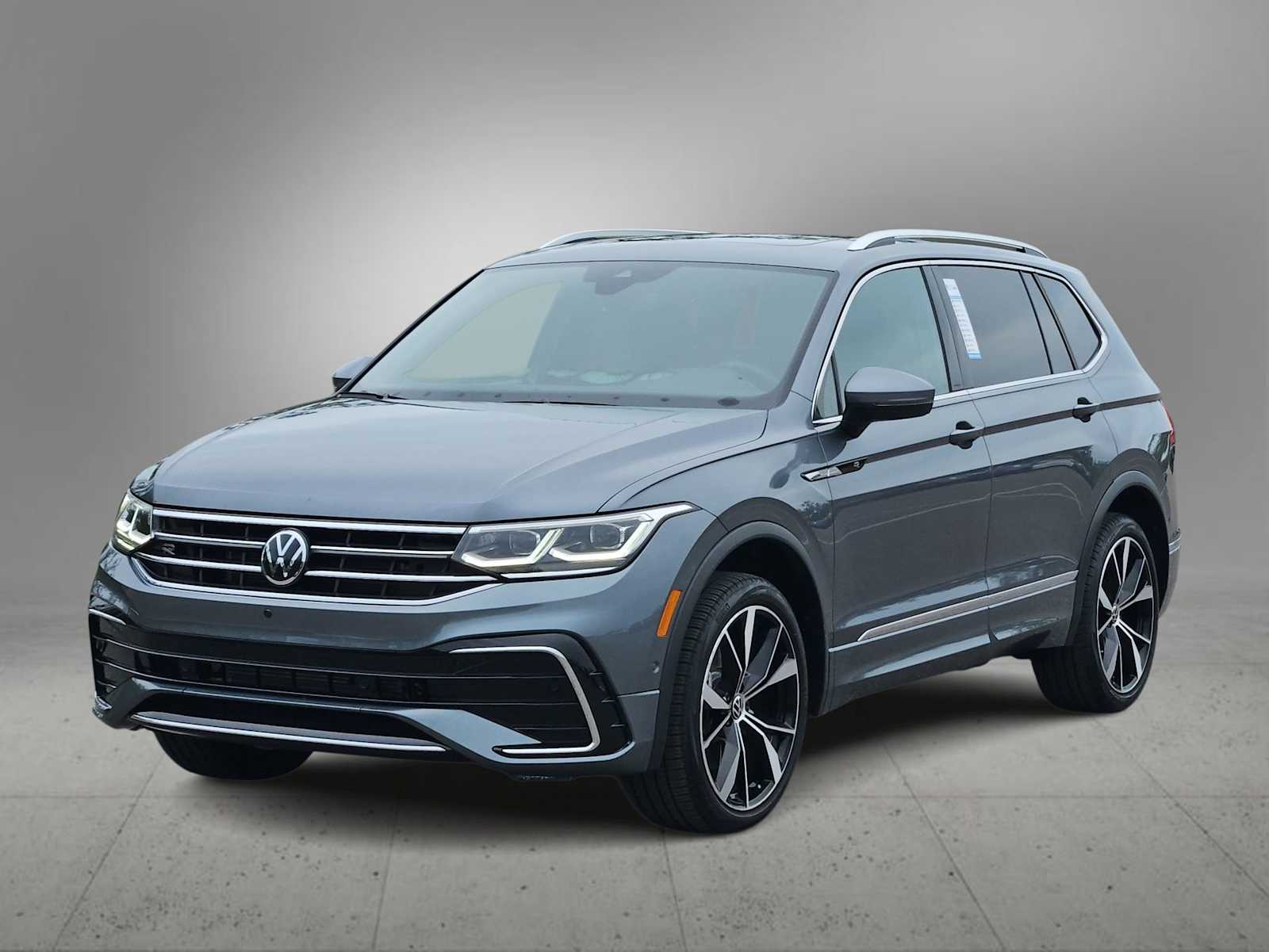 Thumbnail: 2024 Volkswagen Tiguan - 4