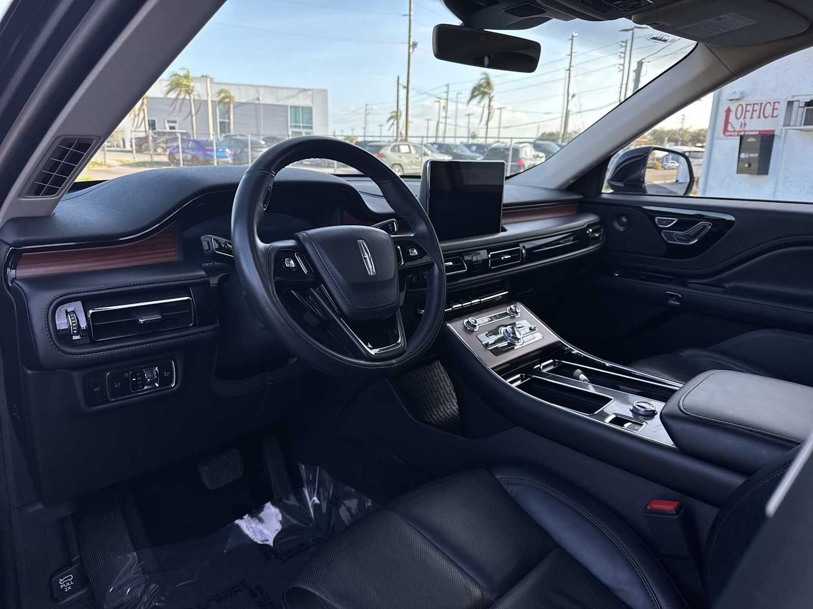 Thumbnail: 2023 Lincoln Aviator - 2