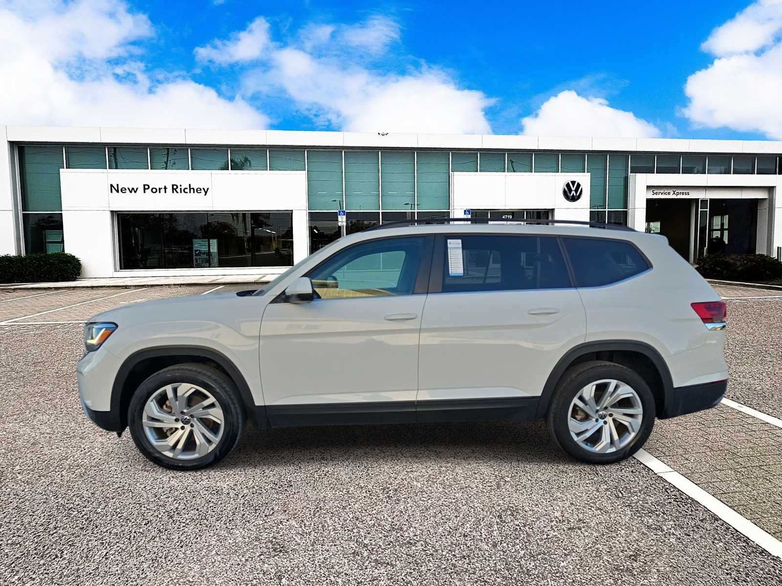 Thumbnail: 2022 Volkswagen Atlas - 5