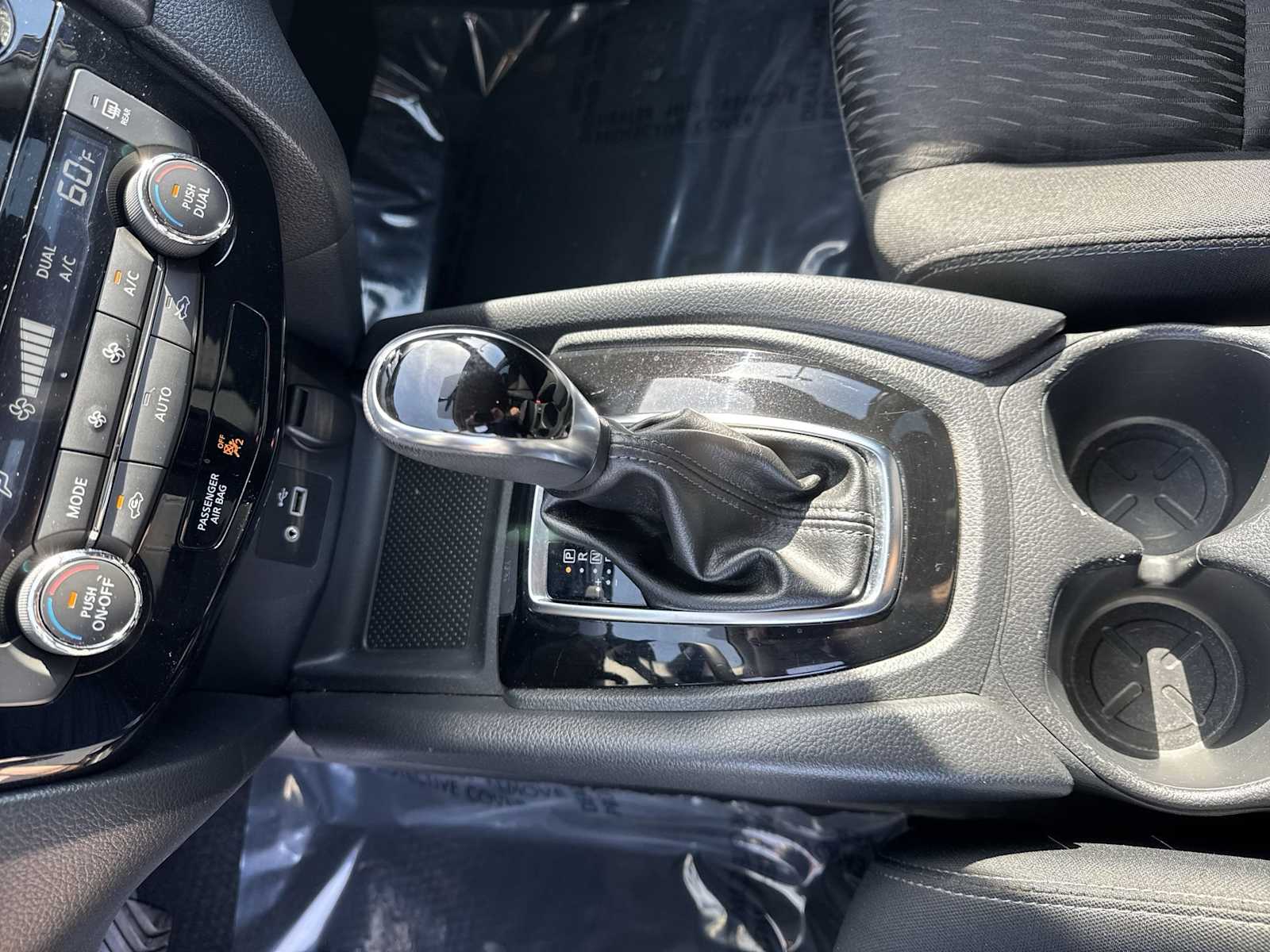 Thumbnail: 2018 Nissan Rogue - 25