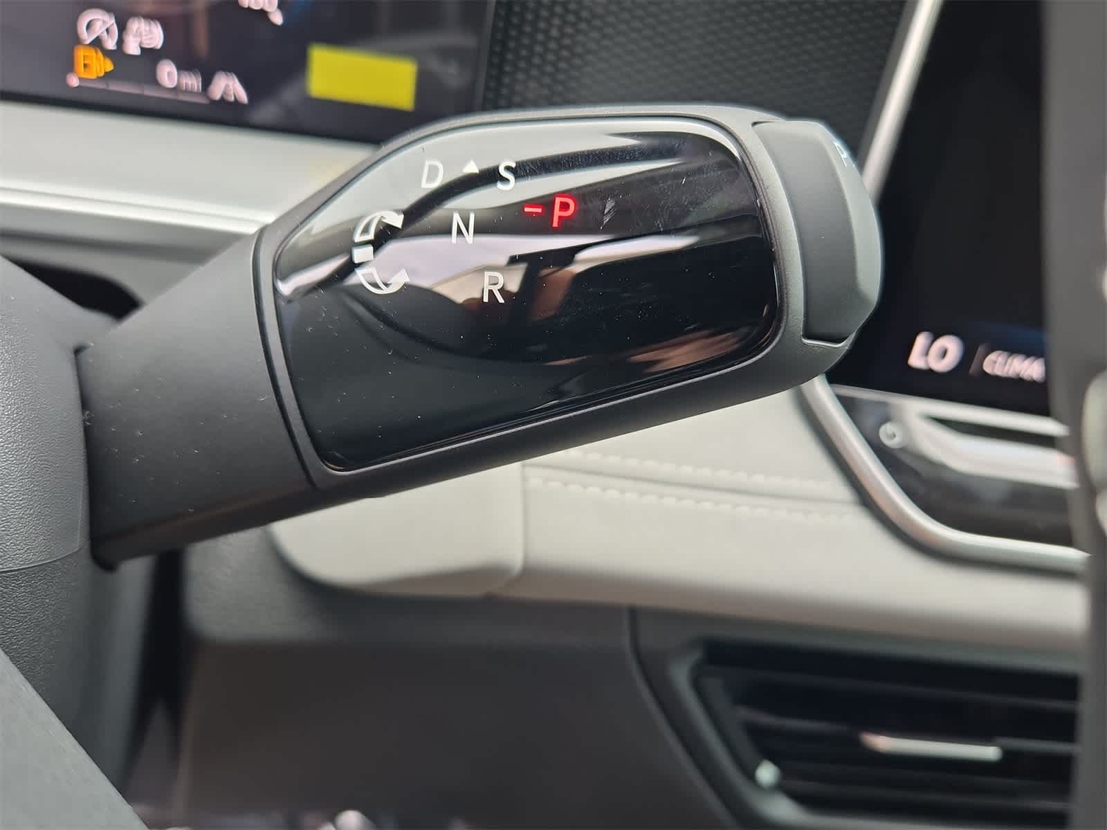 Thumbnail: 2025 Volkswagen Tiguan - 32