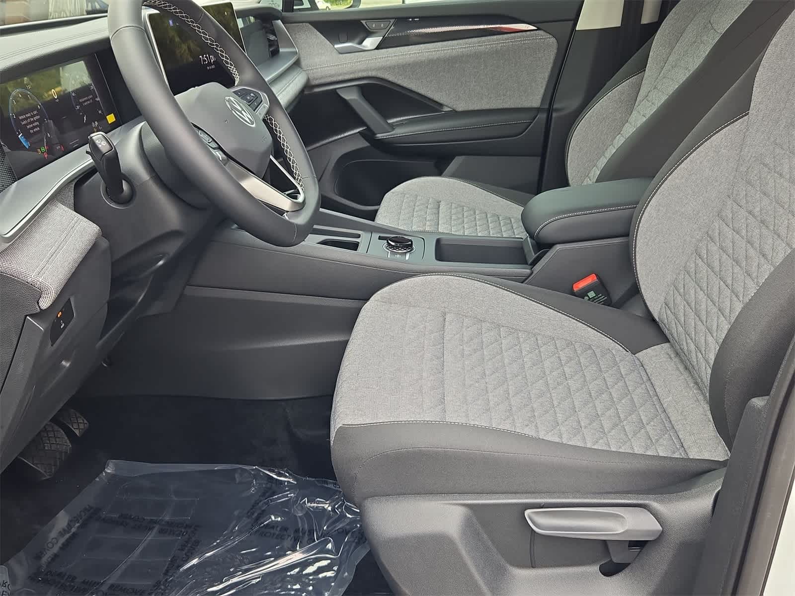 Thumbnail: 2025 Volkswagen Tiguan - 17